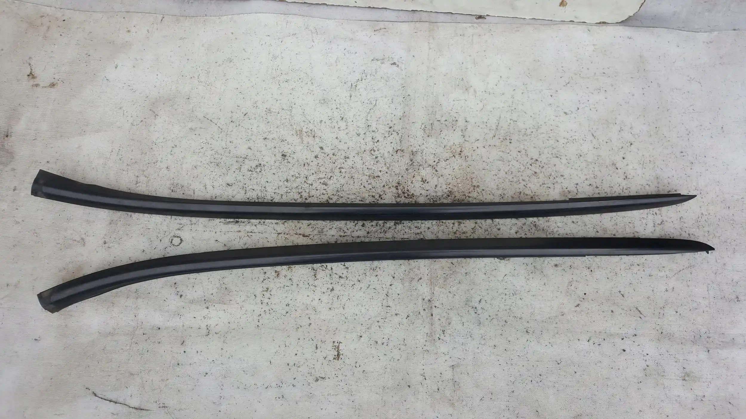 LISTWA LISTWY SZYBY CZOŁOWEJ KPL HONDA CIVIC VII 5D LIFT 00-06