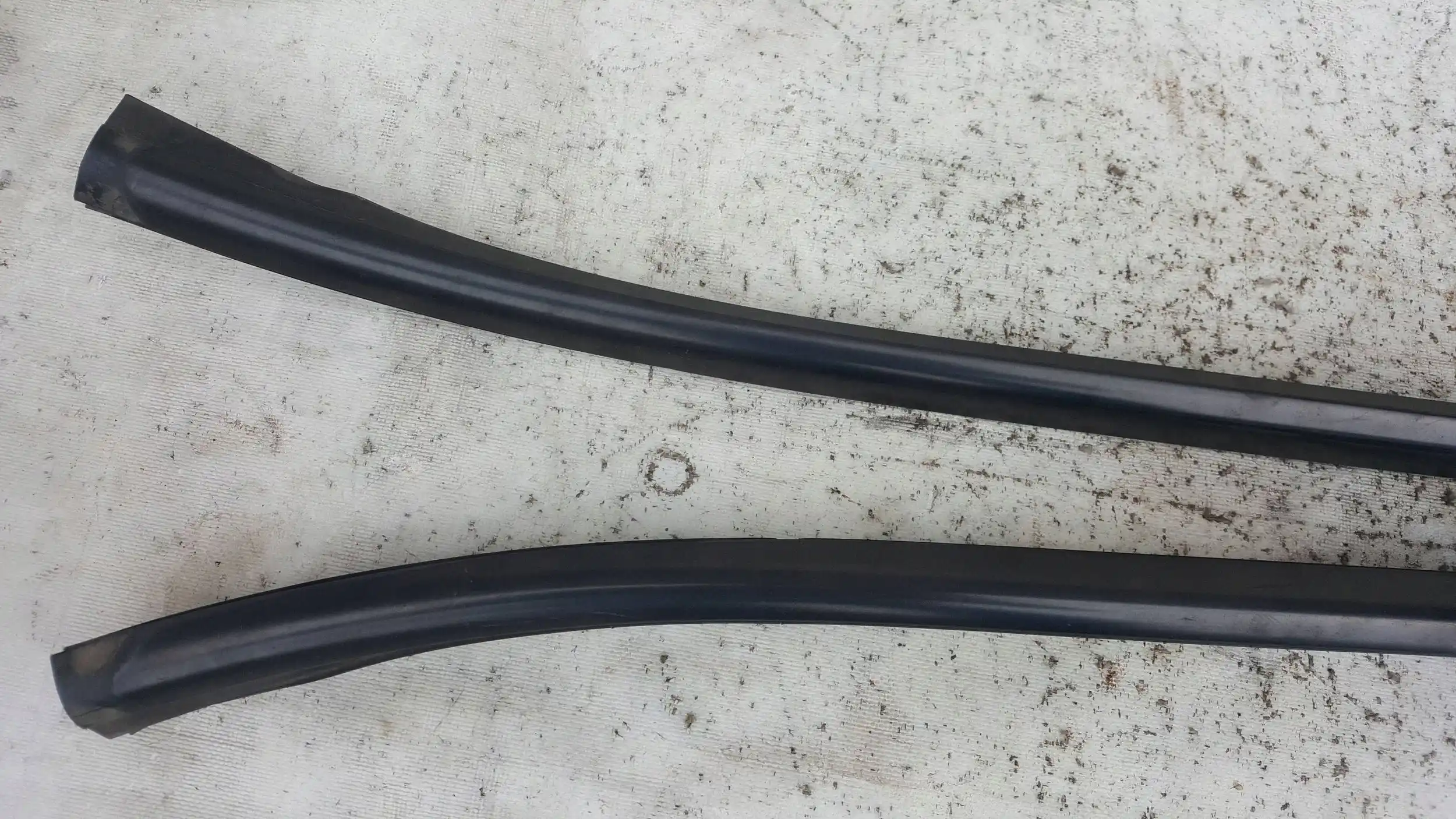 LISTWA LISTWY SZYBY CZOŁOWEJ KPL HONDA CIVIC VII 5D LIFT 00-06