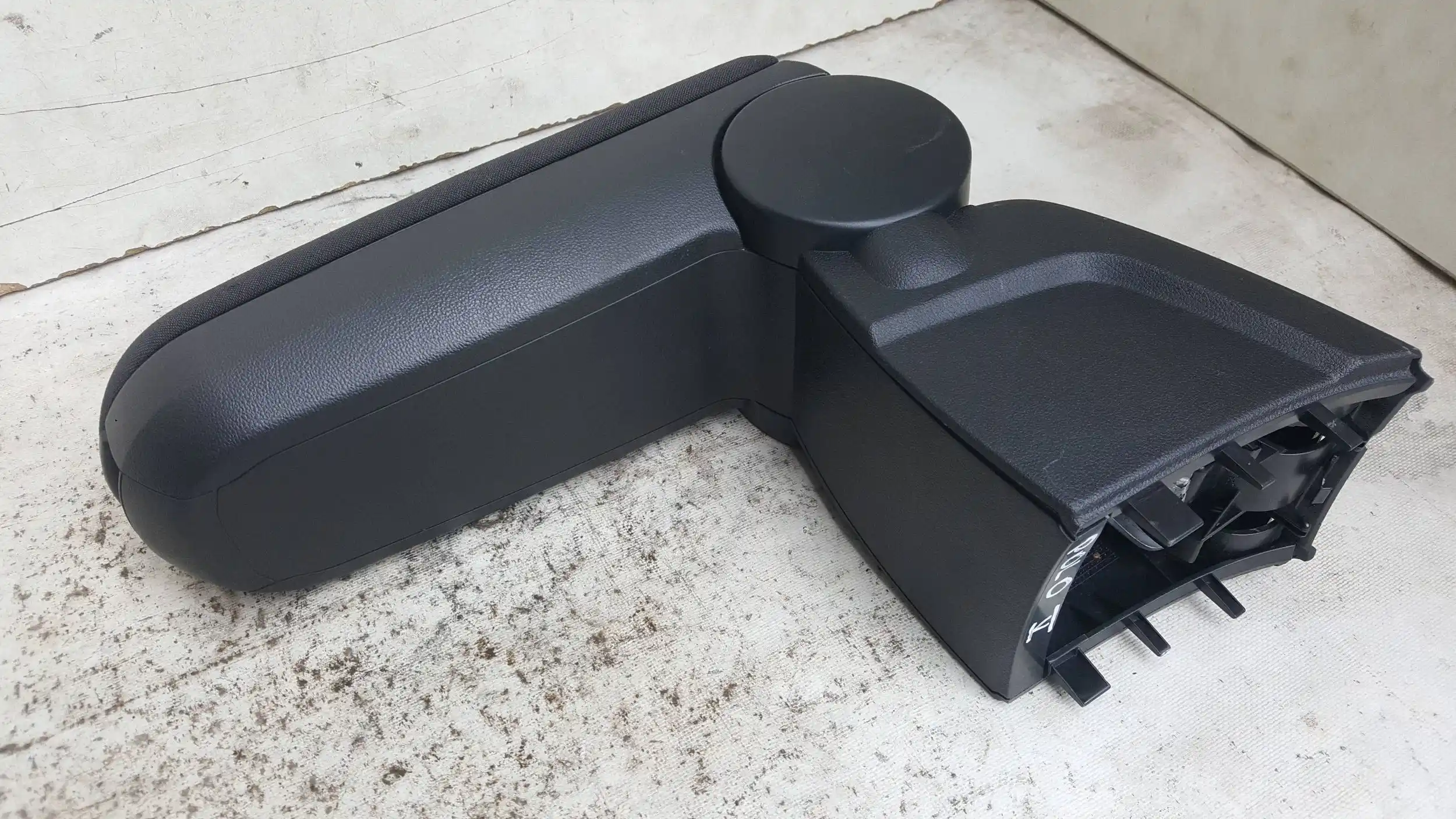 PODŁOKIETNIK 6R0864207C VW POLO 6R V 09-