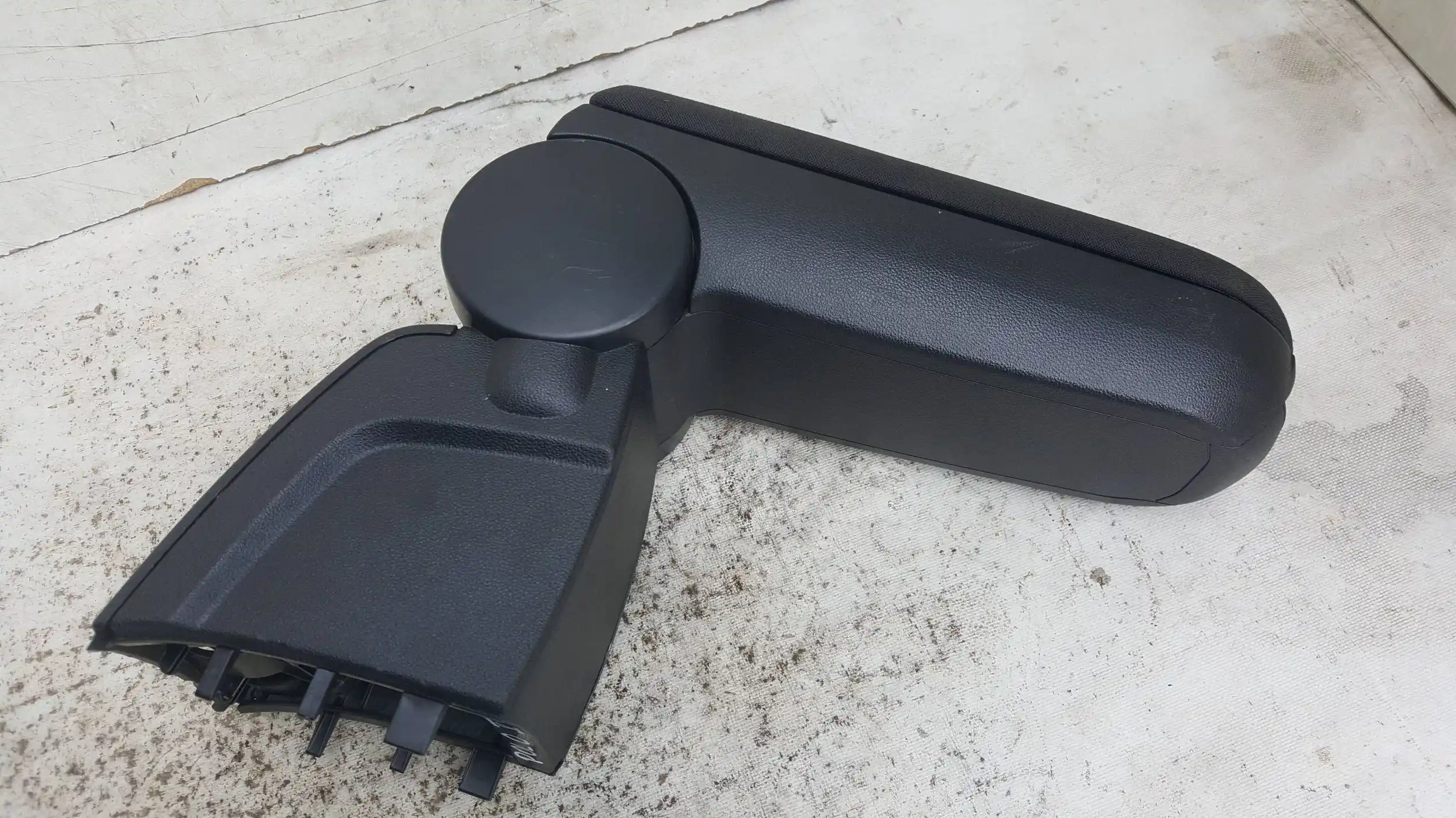 PODŁOKIETNIK 6R0864207C VW POLO 6R V 09-