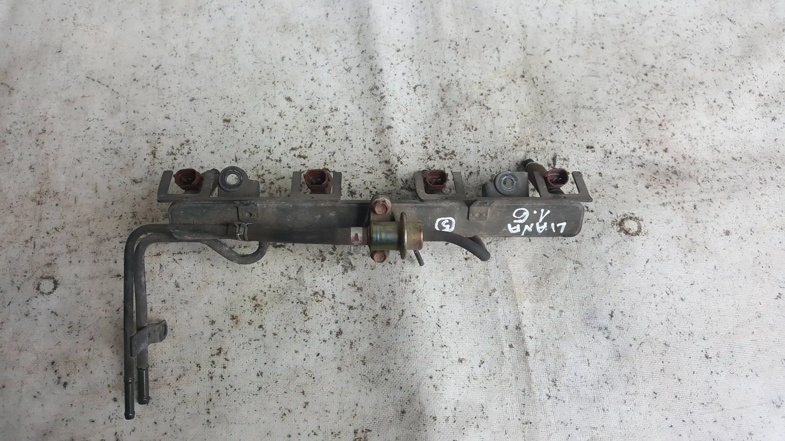 LISTWA WTRYSKOWA WTRYSKIWACZE 3990 SUZUKI LIANA 1.6 16V 01-