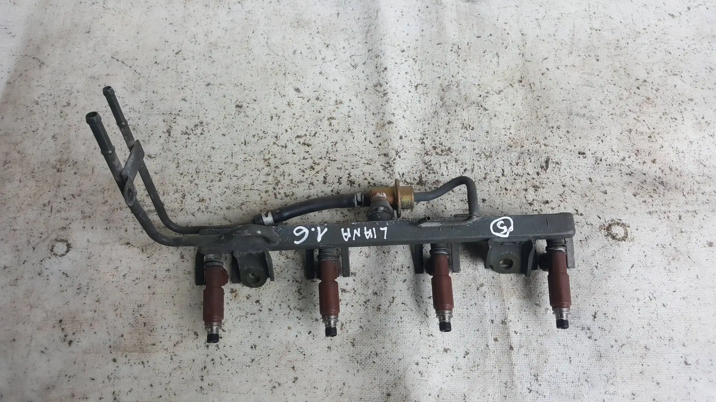 LISTWA WTRYSKOWA WTRYSKIWACZE 3990 SUZUKI LIANA 1.6 16V 01-