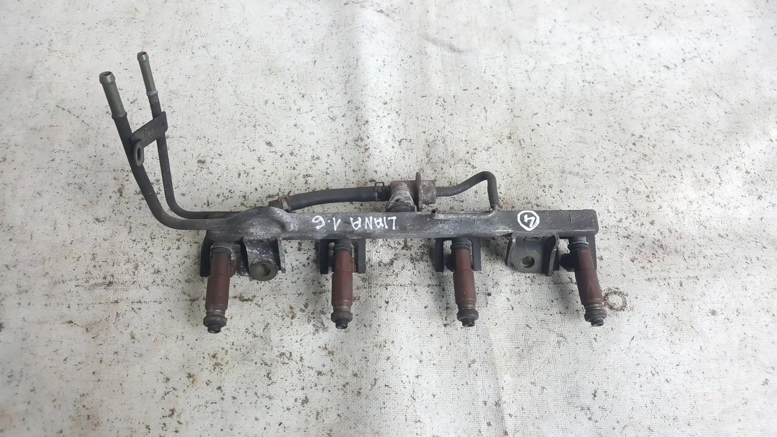 LISTWA WTRYSKOWA WTRYSKIWACZE 3990 SUZUKI LIANA 1.6 16V 01-