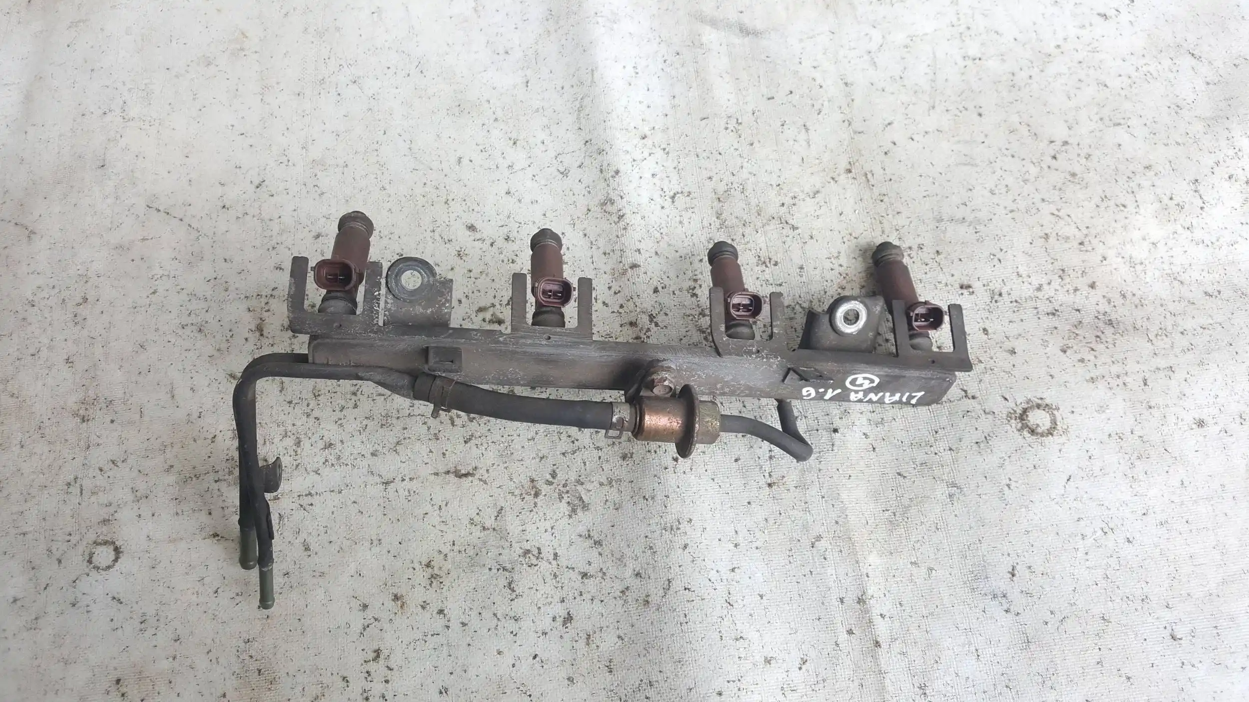 LISTWA WTRYSKOWA WTRYSKIWACZE 3990 SUZUKI LIANA 1.6 16V 01-