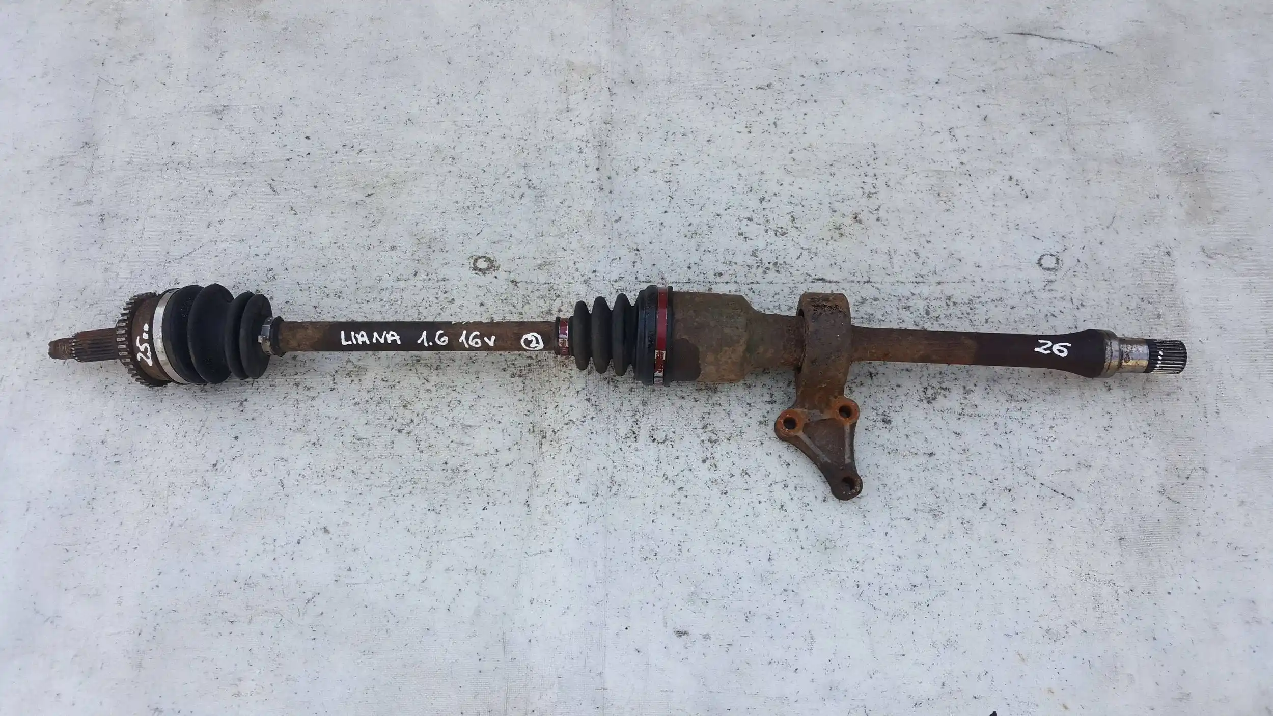 PÓŁOŚ PRAWA DŁUGA 26/25 SUZUKI LIANA HB 1.6 16V 01-