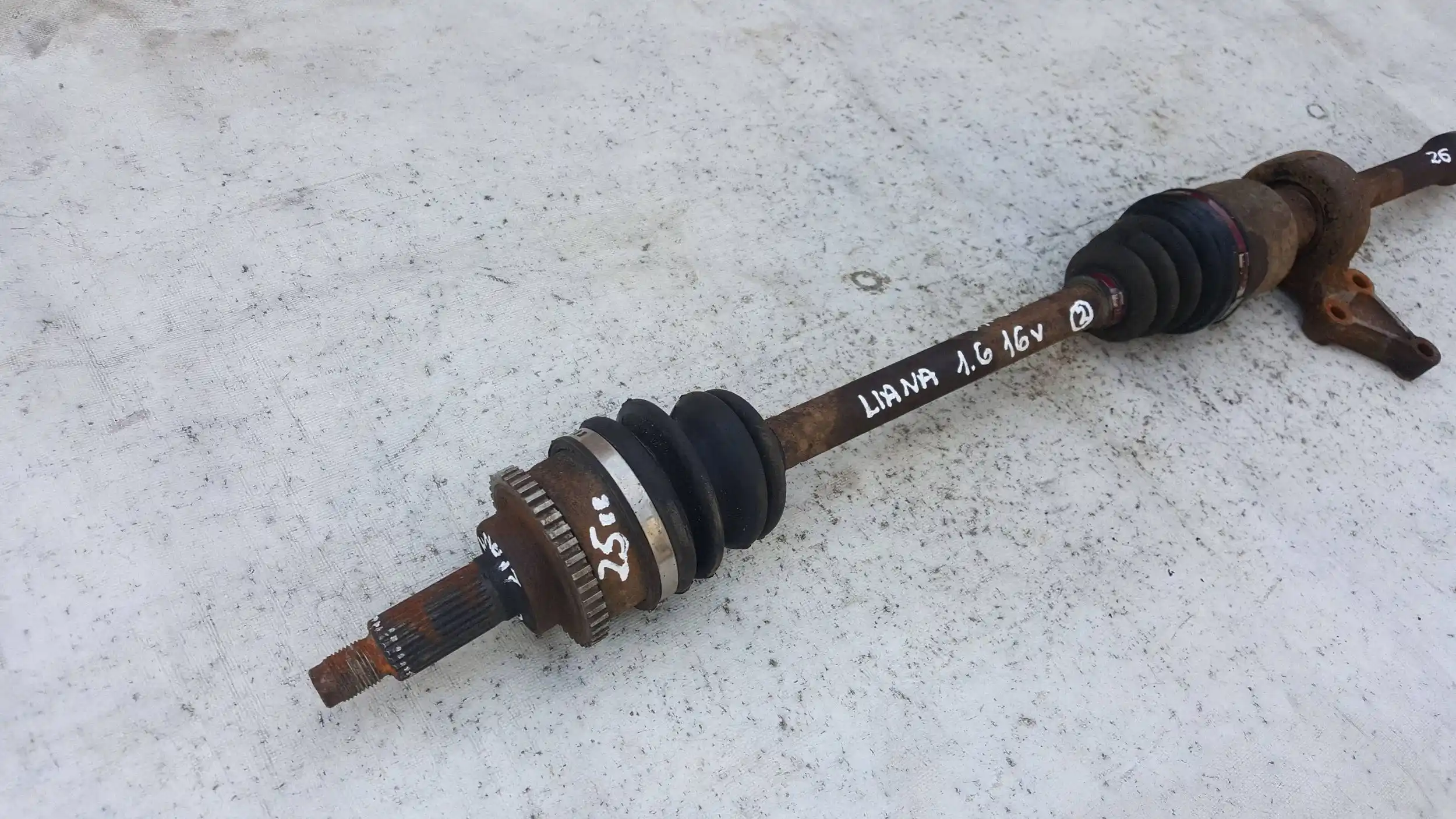 PÓŁOŚ PRAWA DŁUGA 26/25 SUZUKI LIANA HB 1.6 16V 01-