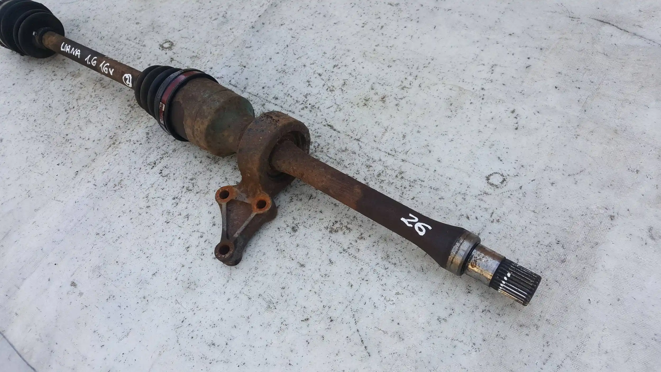 PÓŁOŚ PRAWA DŁUGA 26/25 SUZUKI LIANA HB 1.6 16V 01-