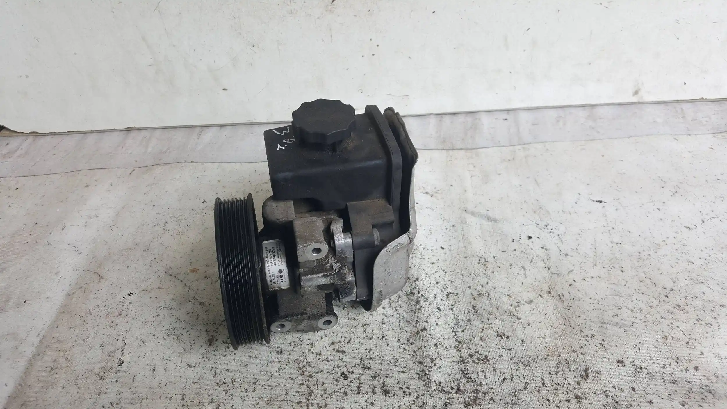 POMPA WSPOMAGANIA A0034664101 MERCEDES C-KLASA W203 1.8 K LIFT 04-07