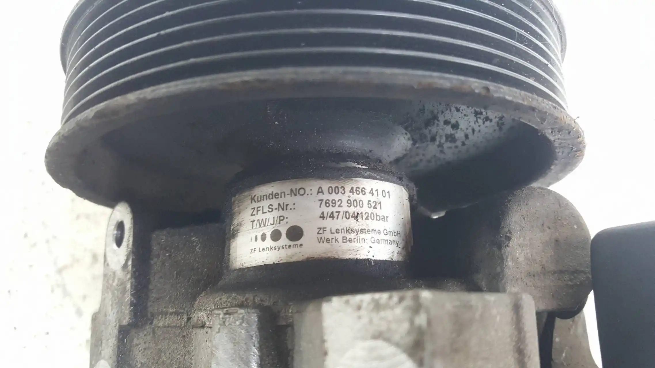 POMPA WSPOMAGANIA A0034664101 MERCEDES C-KLASA W203 1.8 K LIFT 04-07