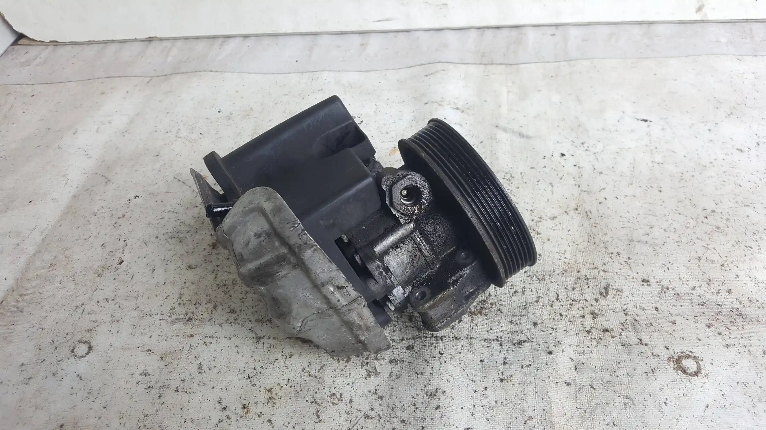 POMPA WSPOMAGANIA A0034664101 MERCEDES C-KLASA W203 1.8 K LIFT 04-07