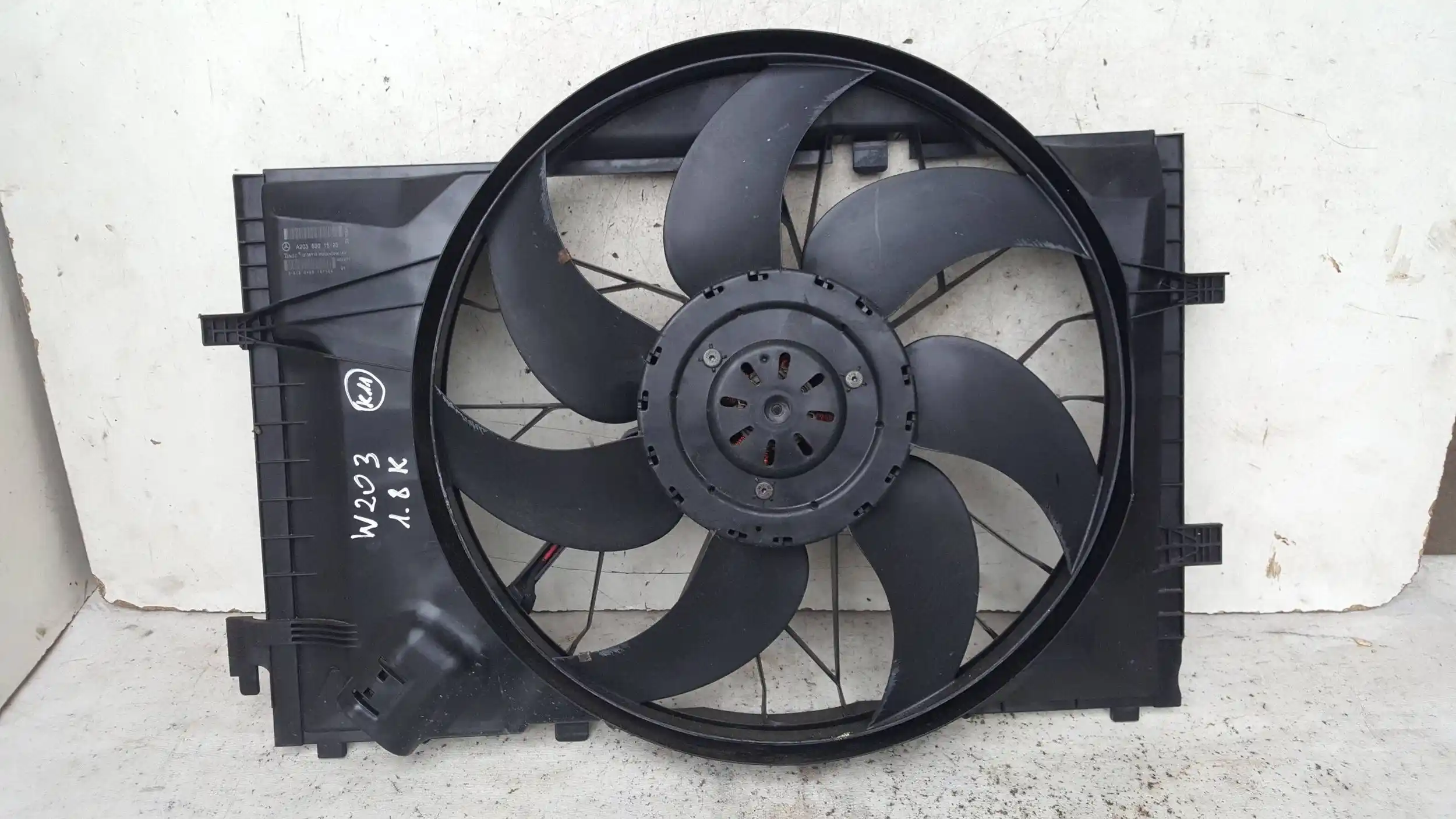 WENTYLATOR CHŁODNICY A2035001593 MERCEDES C-KLASA 1.8 KOMPRESOR 00-