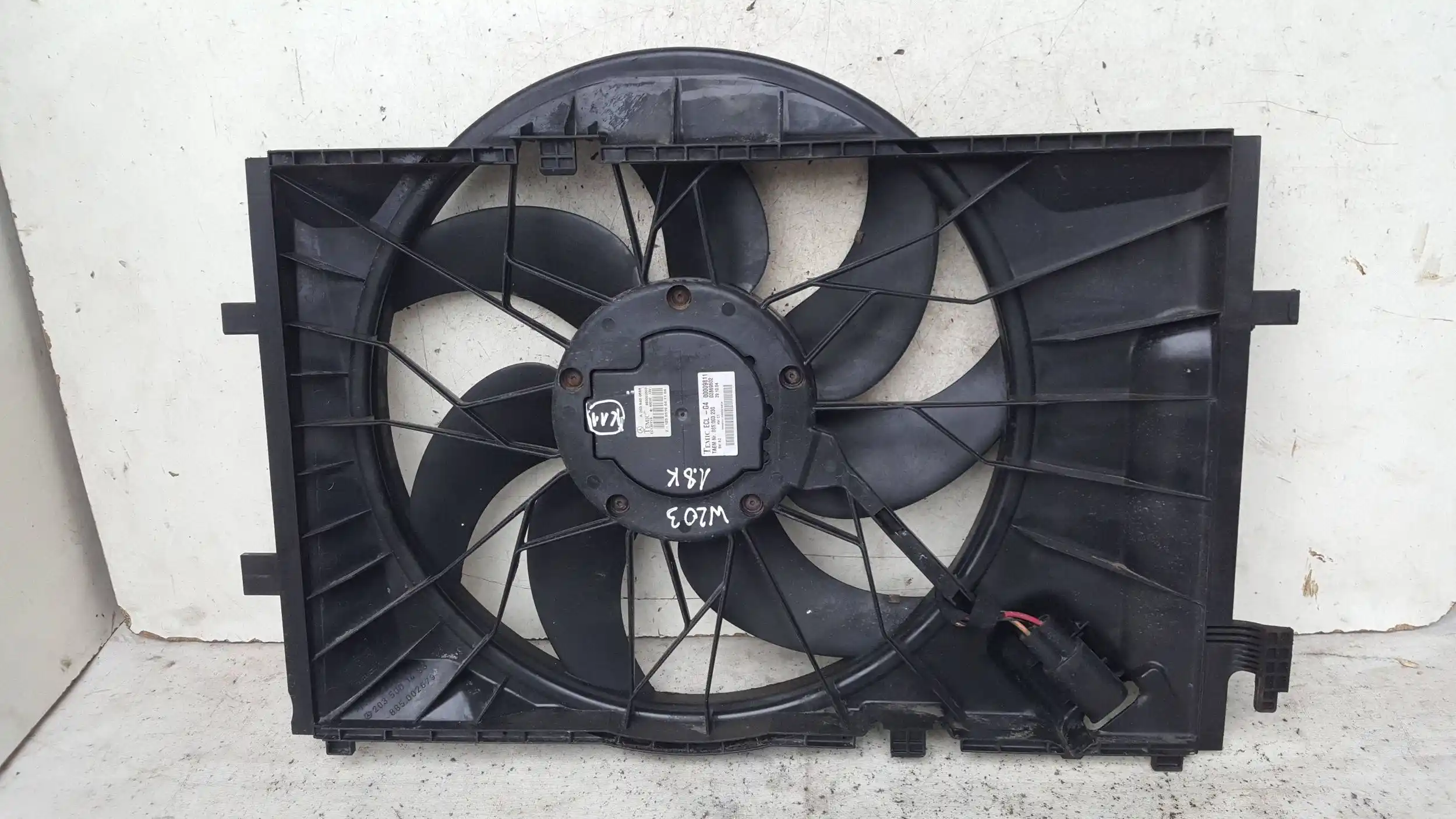 WENTYLATOR CHŁODNICY A2035001593 MERCEDES C-KLASA 1.8 KOMPRESOR 00-