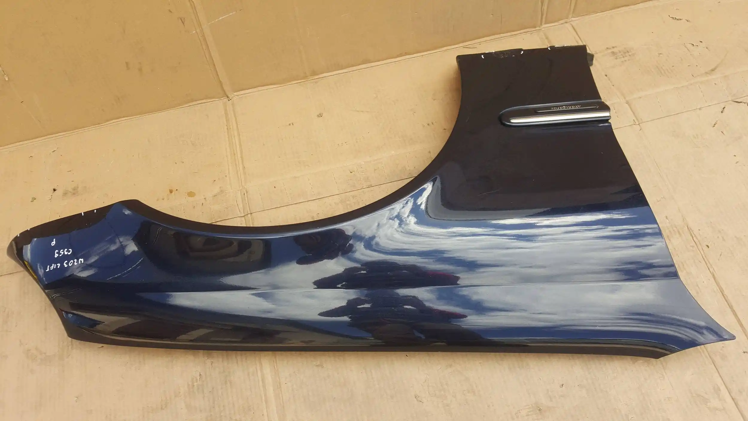 BŁOTNIK PRAWY PRZÓD PRZEDNI MERCEDES W203 C-KLASA LIFT 04-07 C359