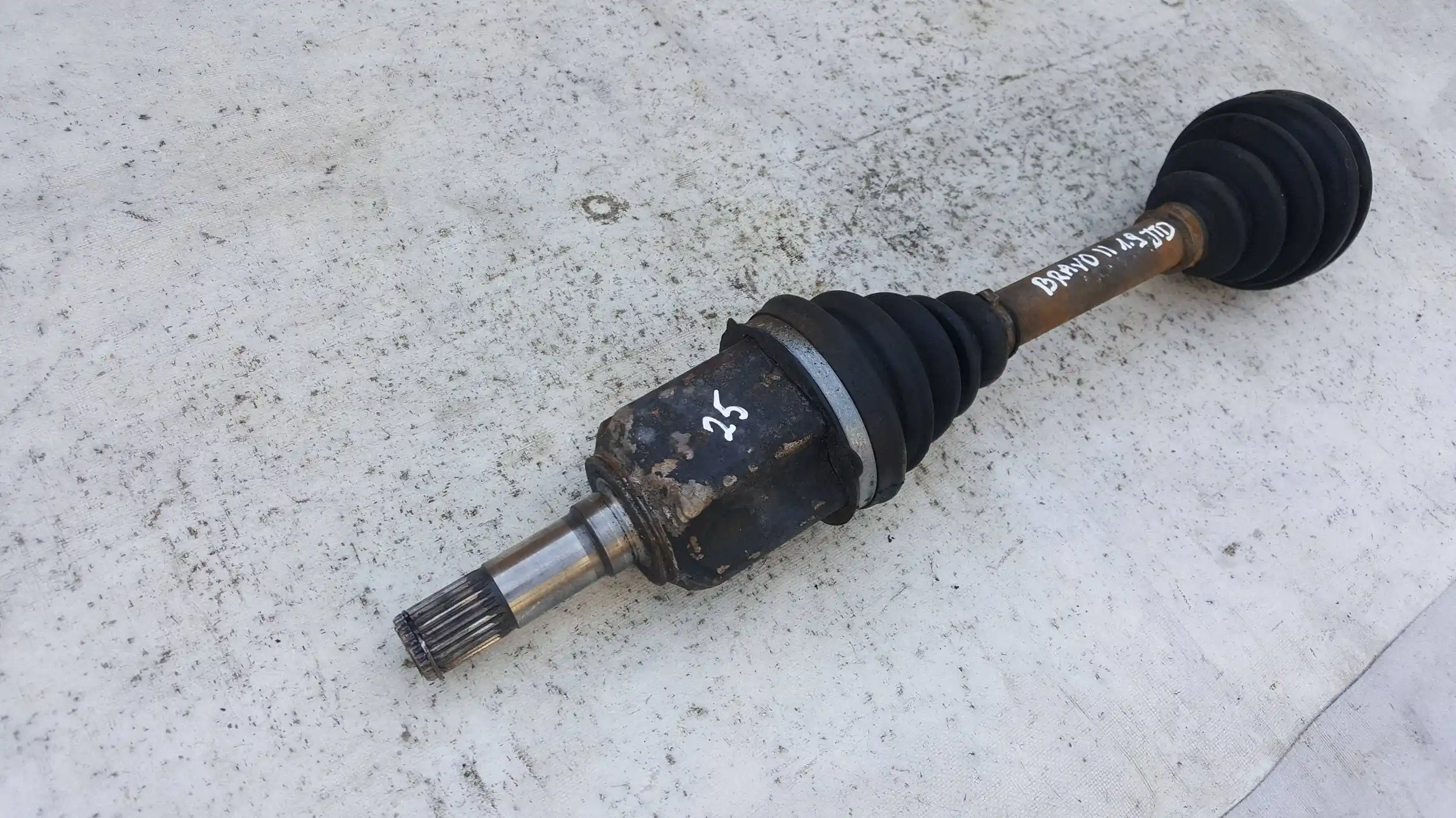 PÓŁOŚ LEWA KRÓTKA 25/25Z FIAT BRAVO II 1.9 JTD 07-