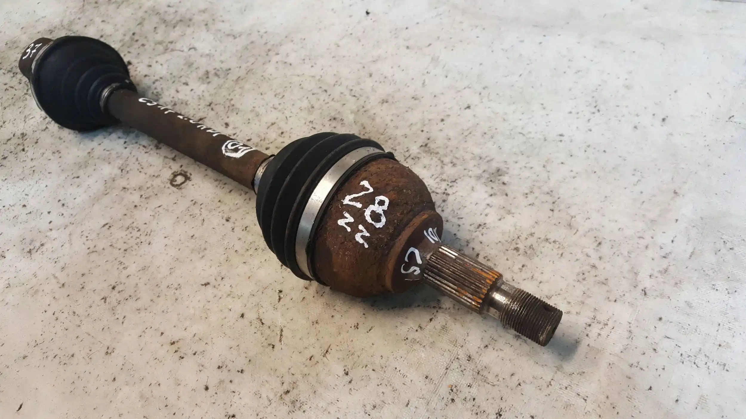 PÓŁOŚ LEWA KRÓTKA 28/37 CITROEN C5 III X7 2.0 HDI 08-