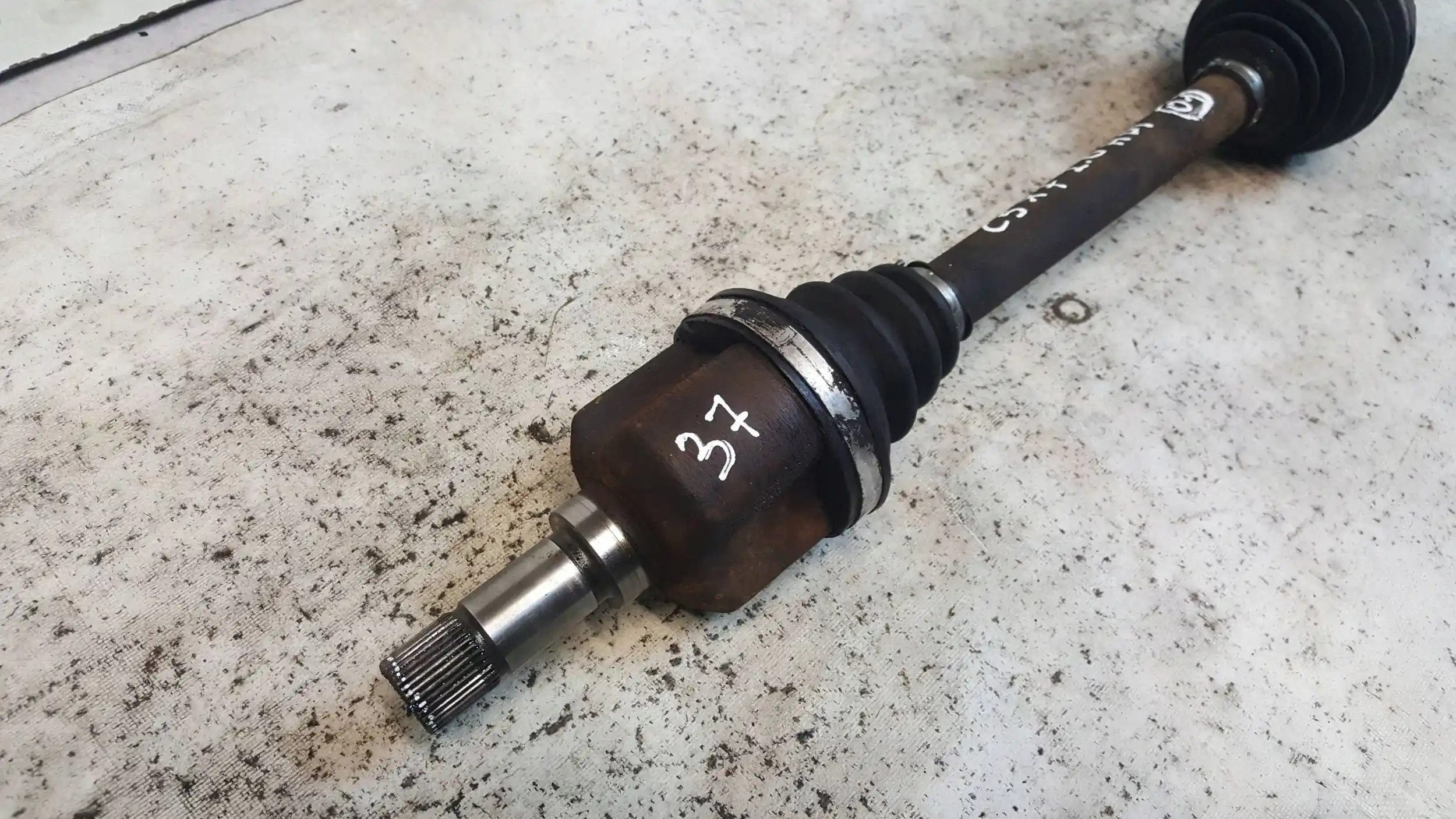 PÓŁOŚ LEWA KRÓTKA 28/37 CITROEN C5 III X7 2.0 HDI 08-