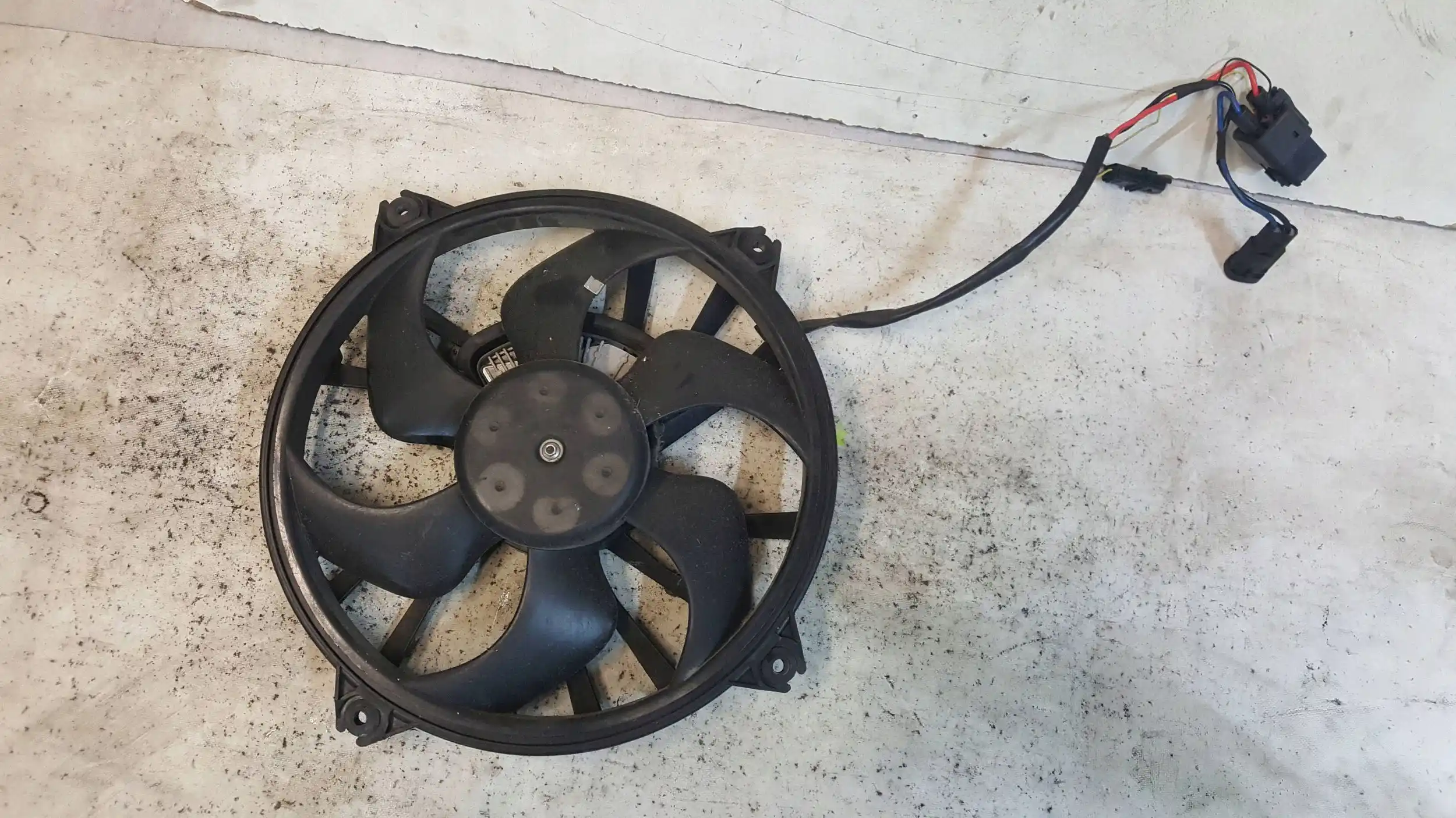 WENTYLATOR CHŁODNICY PSA PEUGEOT CITROEN C5 III X7 2.0 HDI 08-