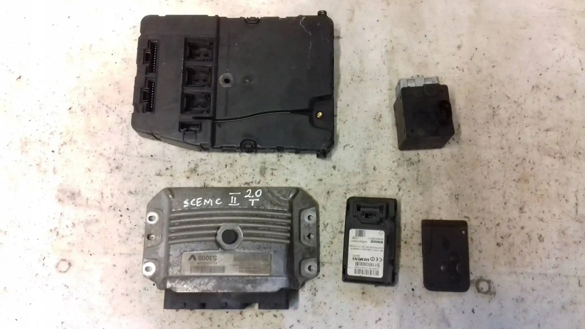 KOMPUTER 8200390568 8200384398 ZESTAW IMMO RENAULT SCENIC II 2.0 16V T 03-