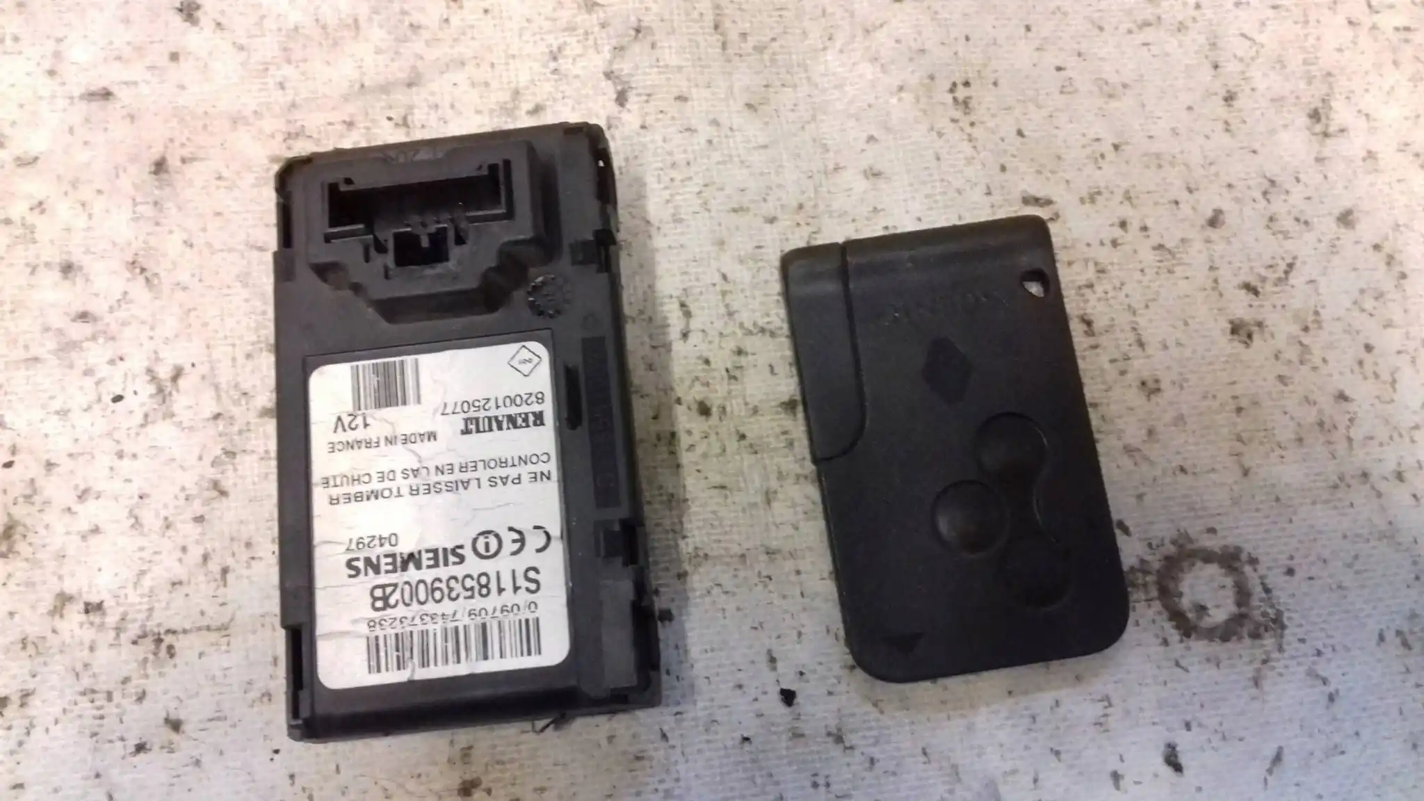 KOMPUTER 8200390568 8200384398 ZESTAW IMMO RENAULT SCENIC II 2.0 16V T 03-