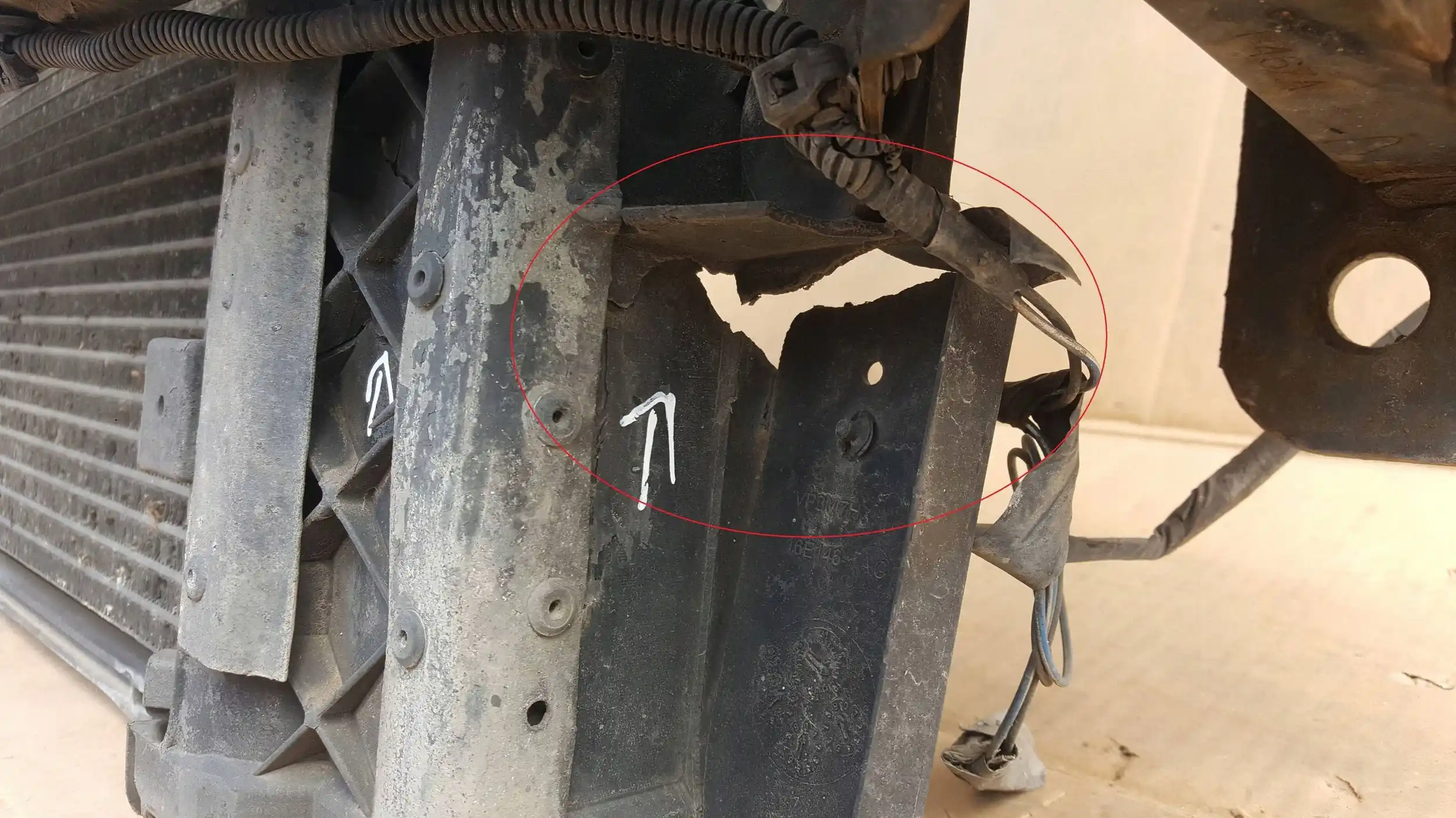 PAS PRZEDNI WZMOCNIENIE CHŁODNICE WENTYLATOR KPL MAZDA 2 DY 1.4D 02-07