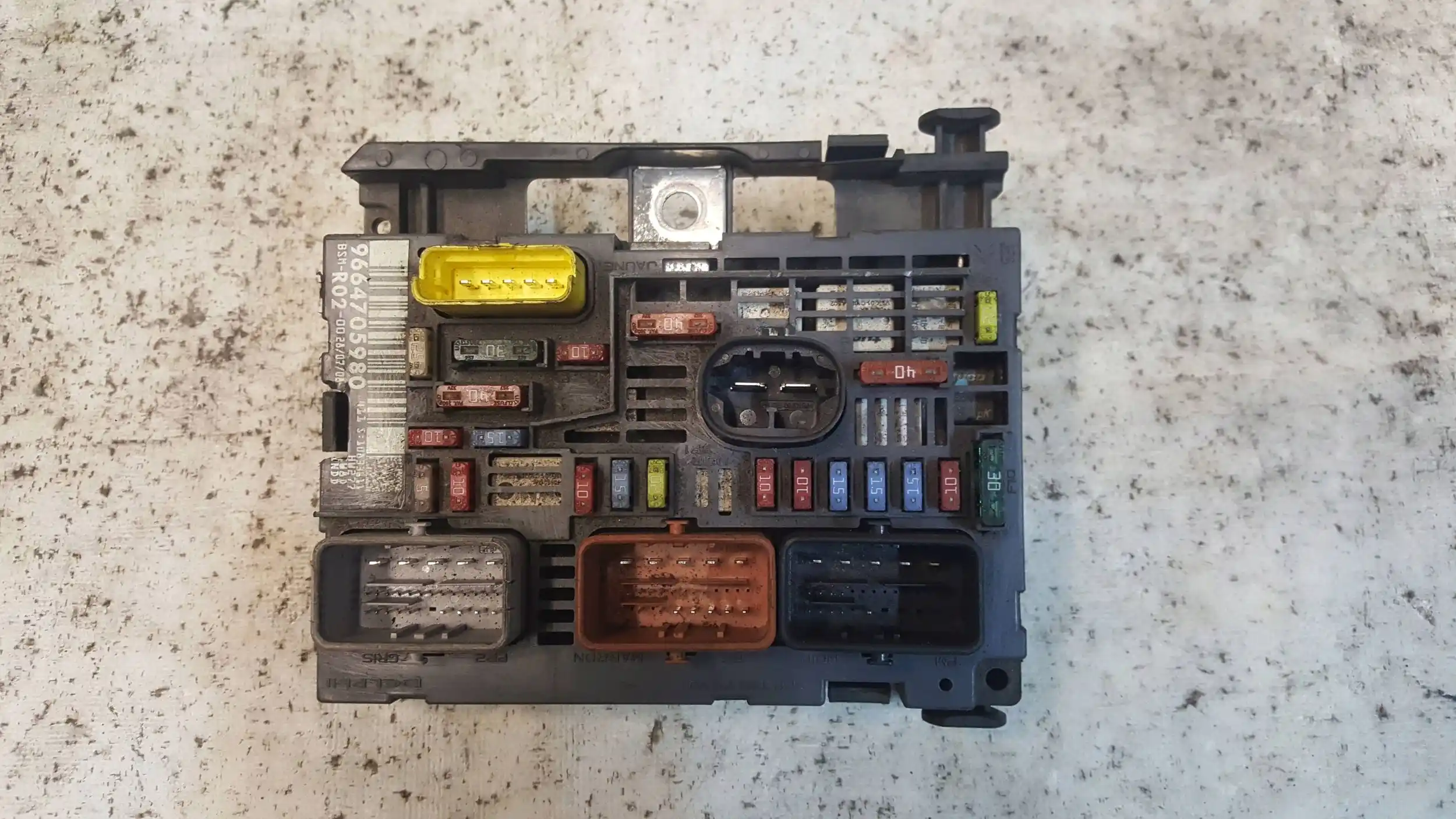 SKRZYNKA BEZPIECZNIKÓW MODUŁ BSM R02 9664705980 CITROEN C5 III X7 08-