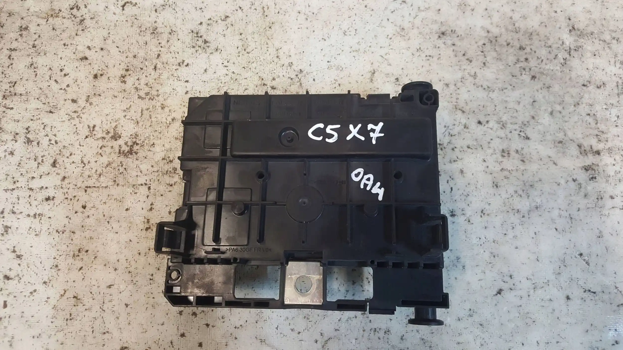 SKRZYNKA BEZPIECZNIKÓW MODUŁ BSM R02 9664705980 CITROEN C5 III X7 08-