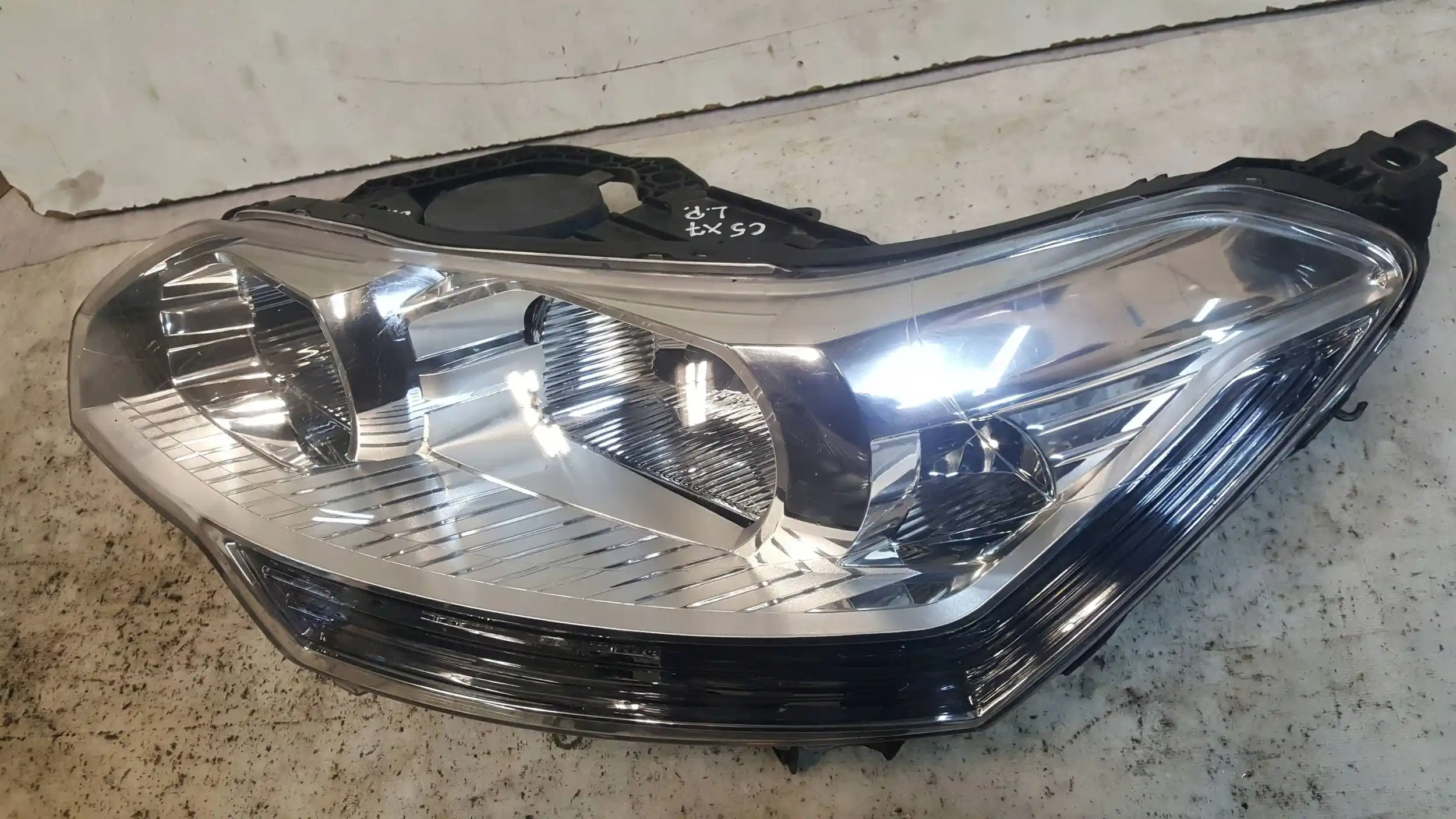 LAMPA LEWY PRZÓD PRZEDNIA TYC CITROEN C5 III X7 08-10