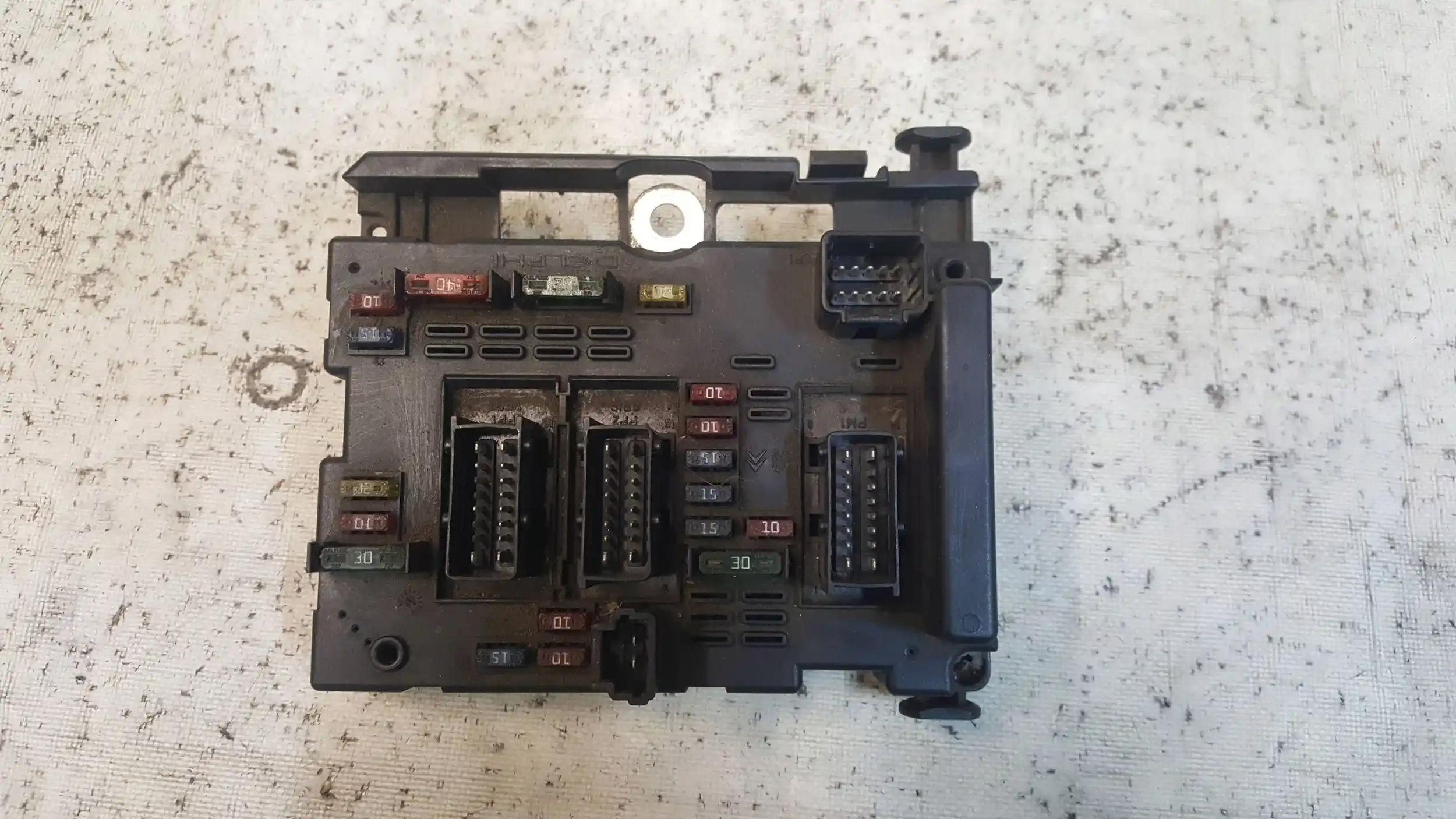 SKRZYNKA BEZPIECZNIKÓW MODUŁ BSM B5 9643537880 PEUGEOT 307 01-