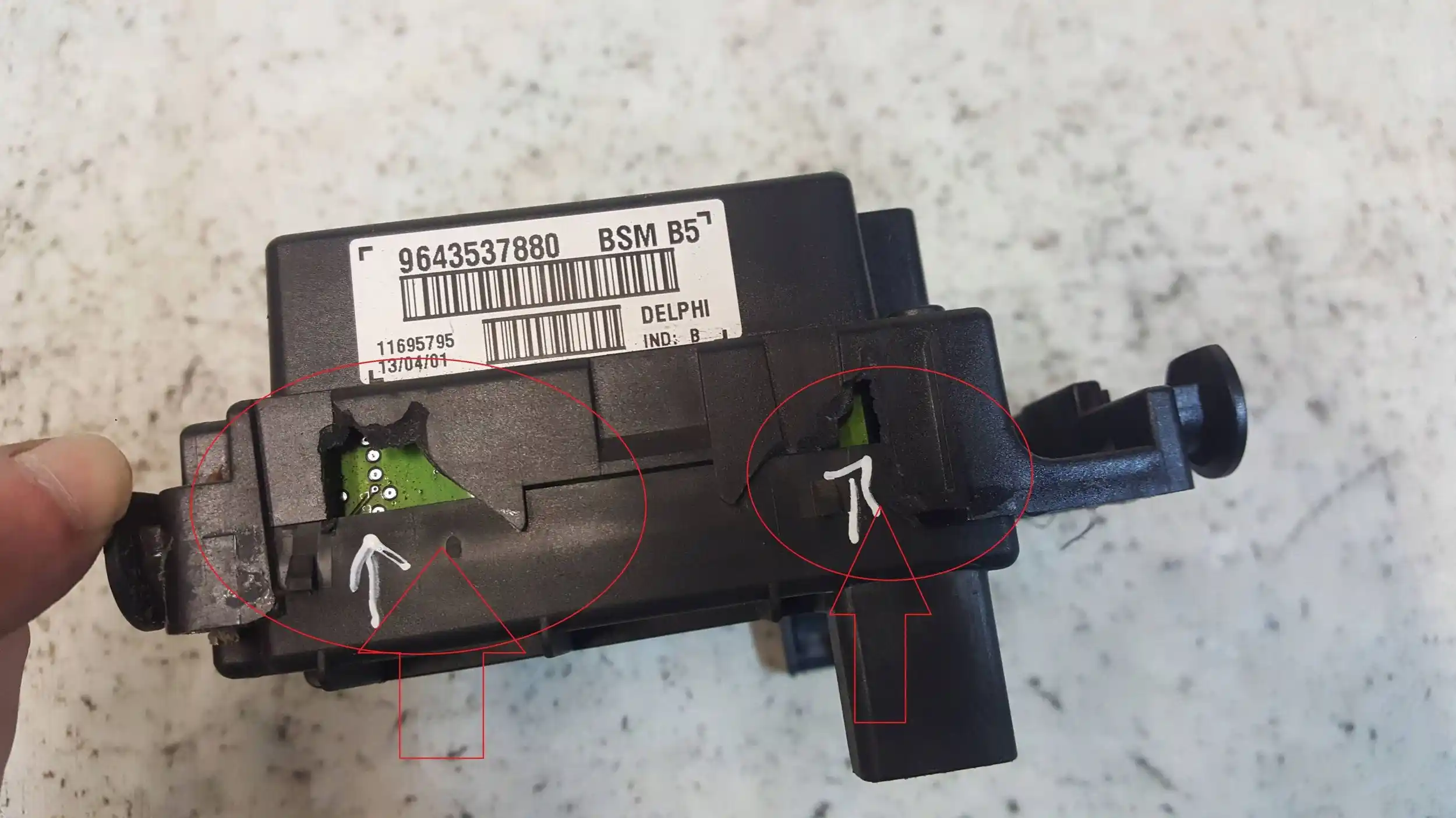 SKRZYNKA BEZPIECZNIKÓW MODUŁ BSM B5 9643537880 PEUGEOT 307 01-