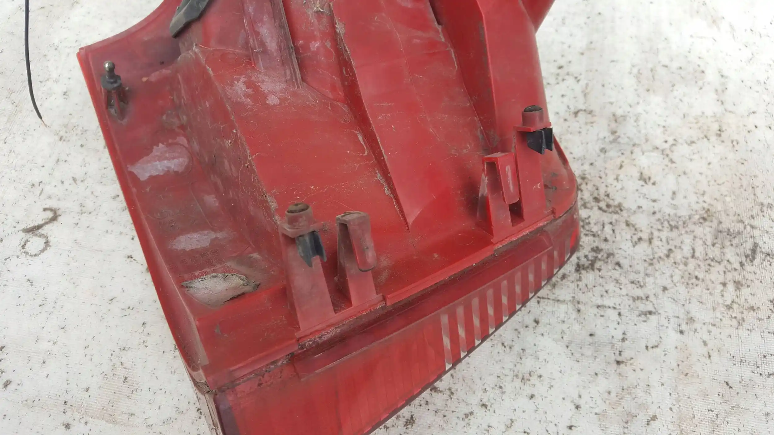 LAMPA PRAWY TYŁ TYLNA PEUGEOT 407 SW KOMBI 04-