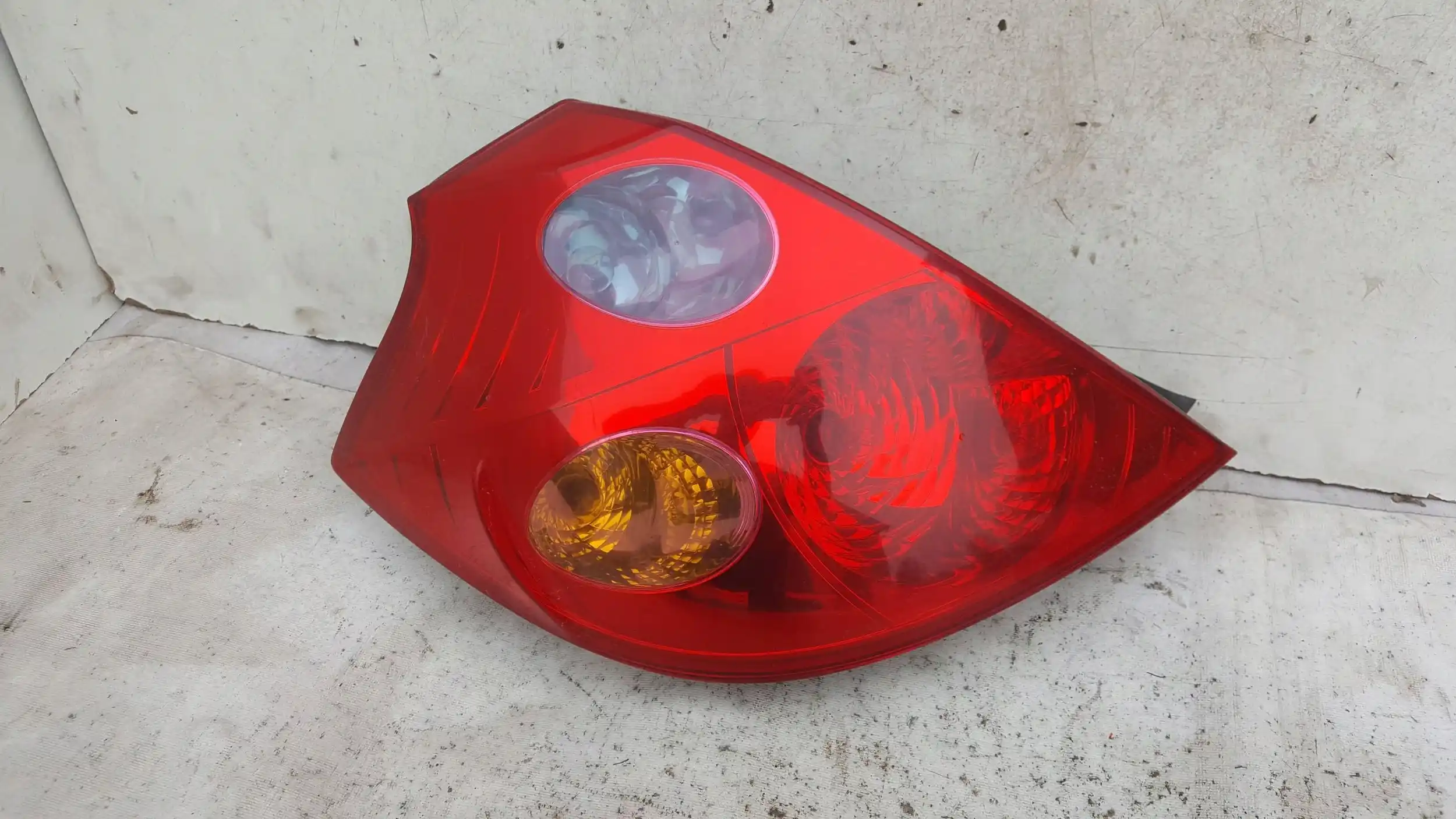 LAMPA LEWY TYŁ TYLNA KIA CEED I HB 06-09
