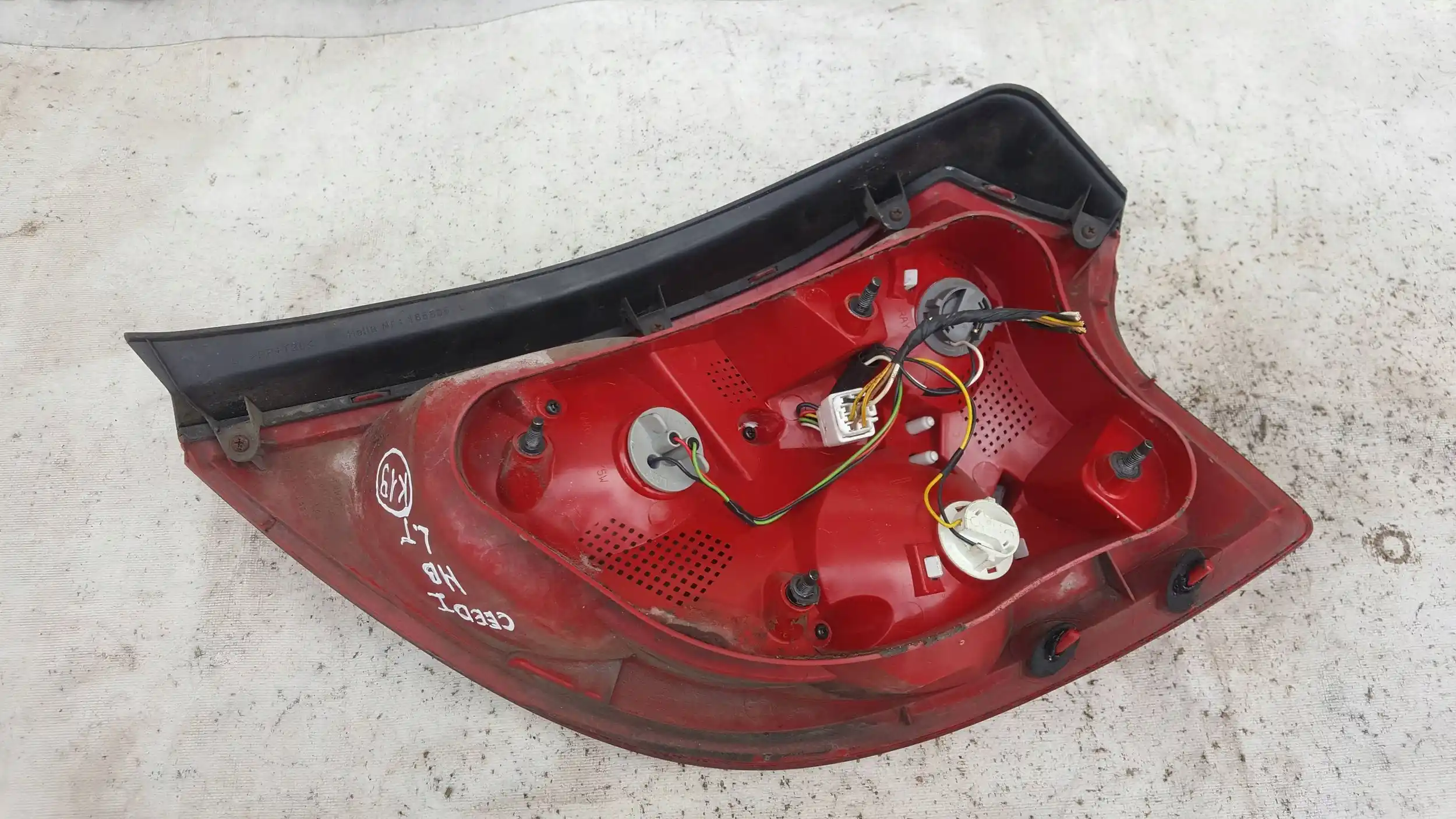 LAMPA LEWY TYŁ TYLNA KIA CEED I HB 06-09