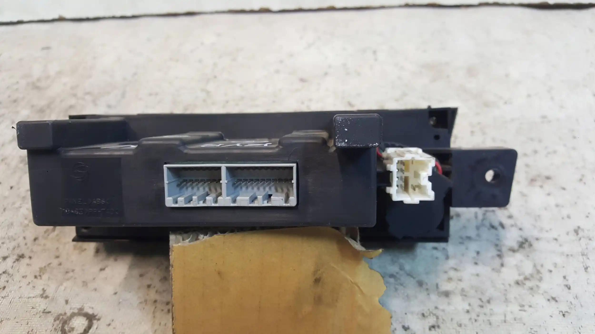 PANEL NAWIEWU KLIMATYZACJI 6870009020 SSANGYONG KYRON 05-