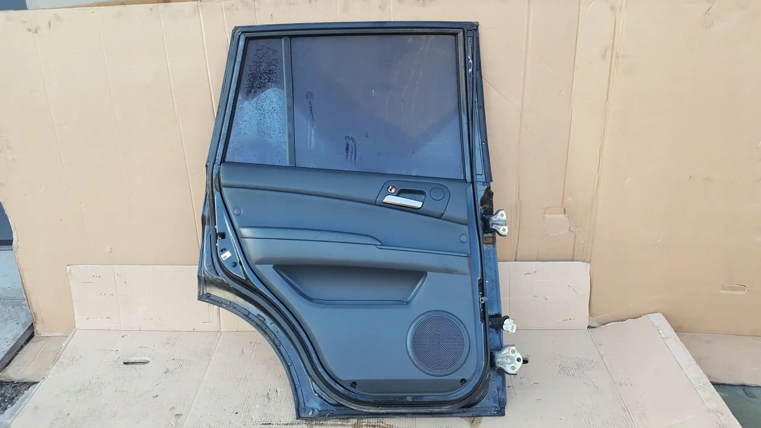 DRZWI LEWY TYŁ TYLNE SSANGYONG KYRON 05-07 SPACE BLACK