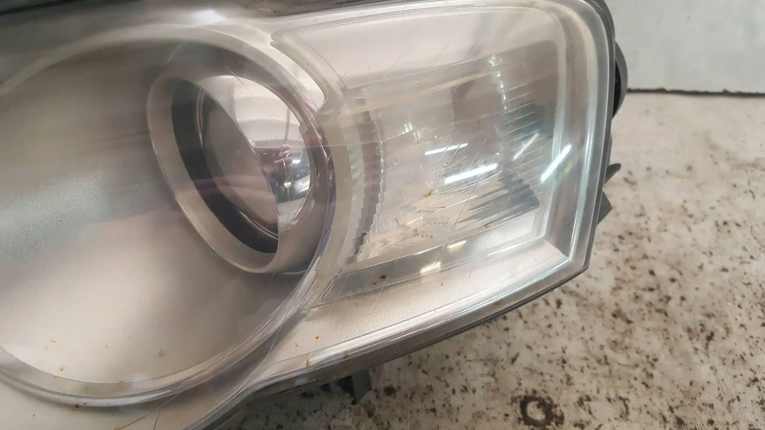 LAMPA LEWY PRZÓD PRZEDNIA VW PASSAT B6 05-09