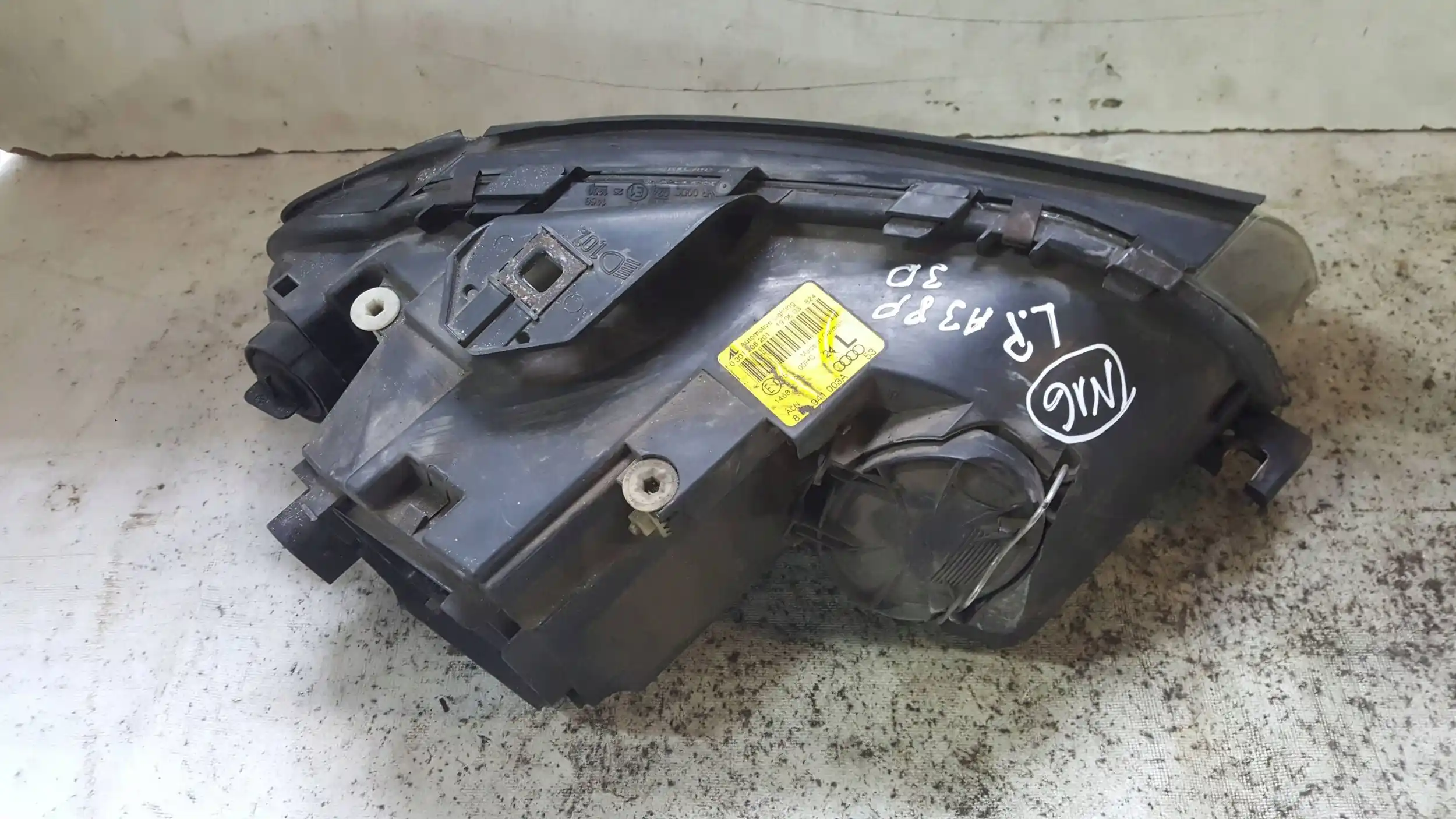 LAMPA LEWY PRZÓD PRZEDNIA 8P0941003A AUDI A3 8P 03-08