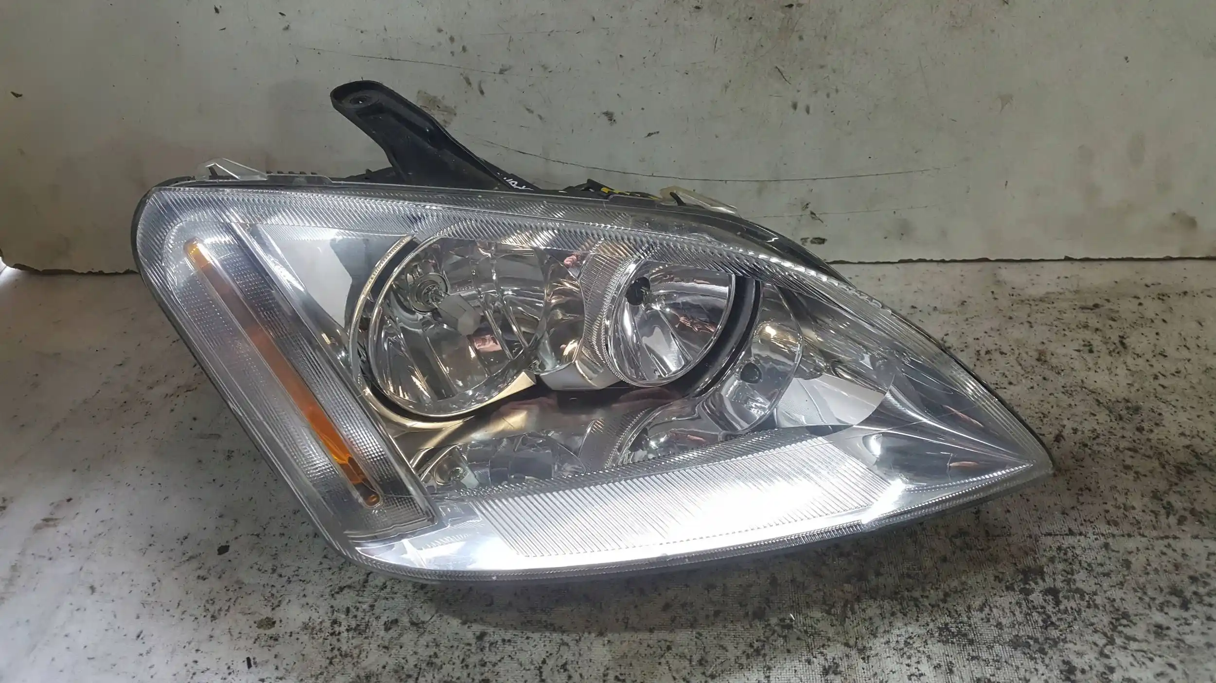 LAMPA PRAWY PRZÓD PRZEDNIA 3M5113100AA FORD C-MAX MK1 03-06