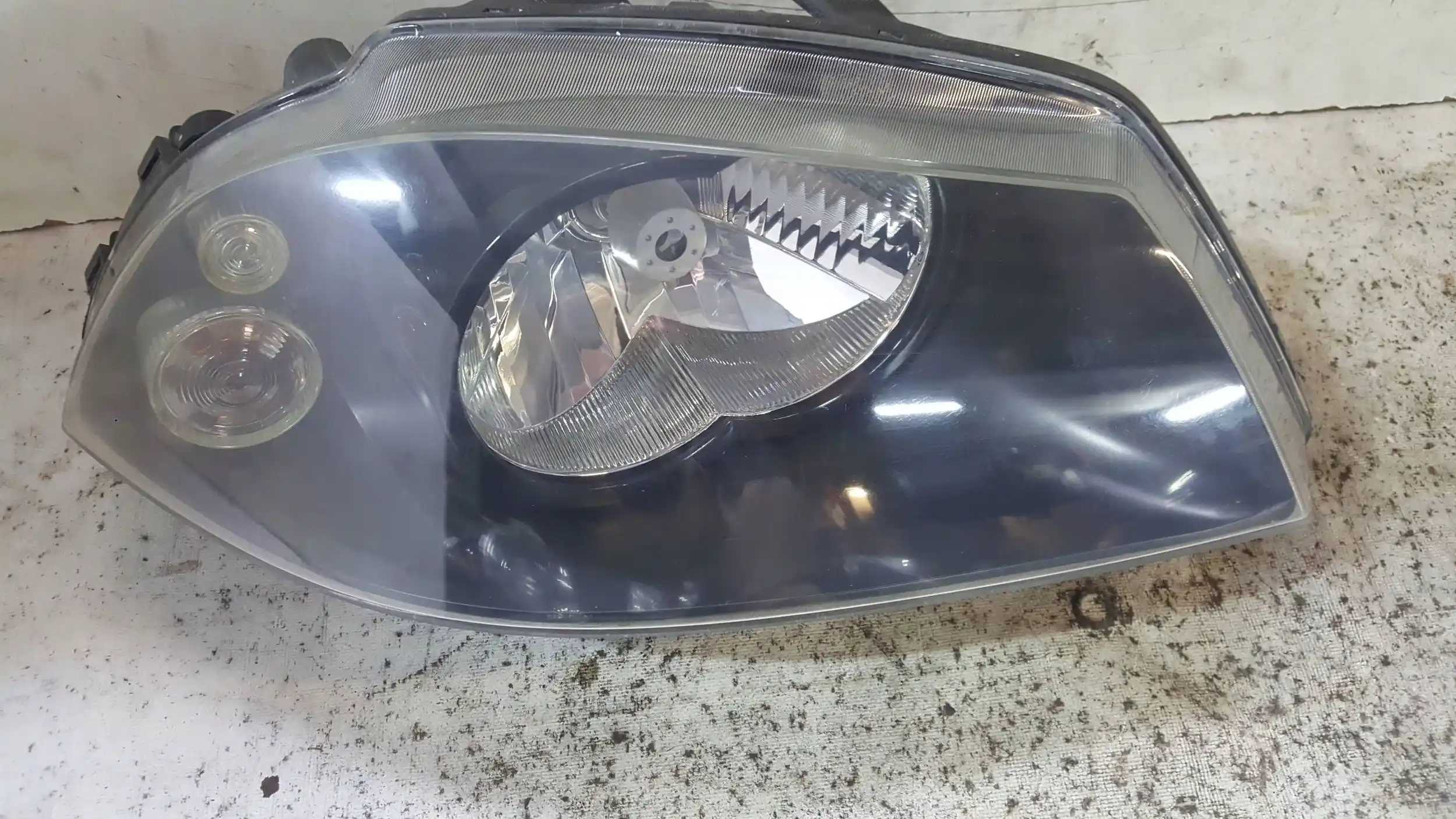 LAMPA PRAWY PRZÓD PRZEDNIA SEAT IBIZA III 6L1 CORDOBA II 6L2 02-05