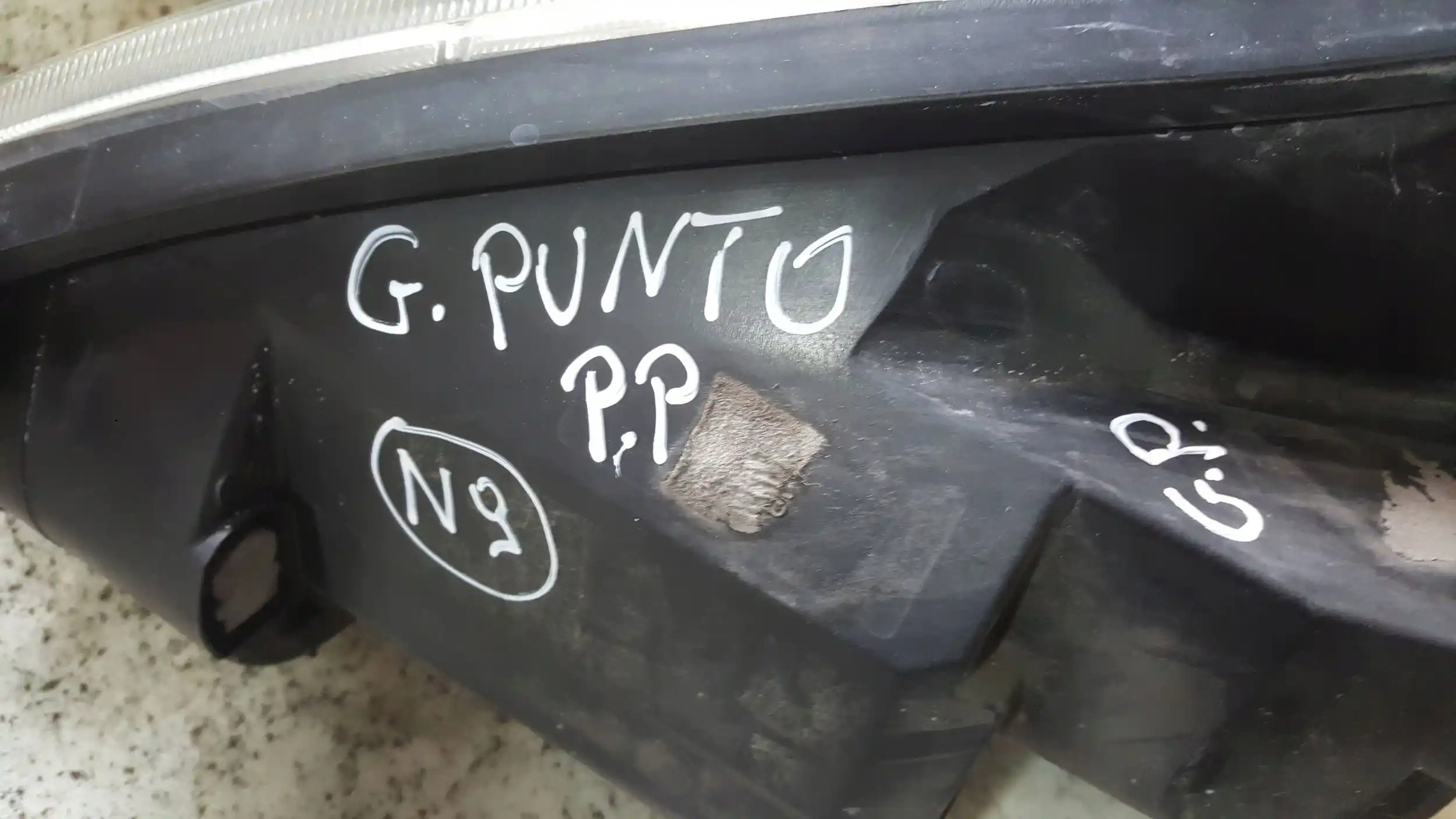 LAMPA PRAWY PRZÓD PRZEDNIA FIAT GRANDE PUNTO 05-09