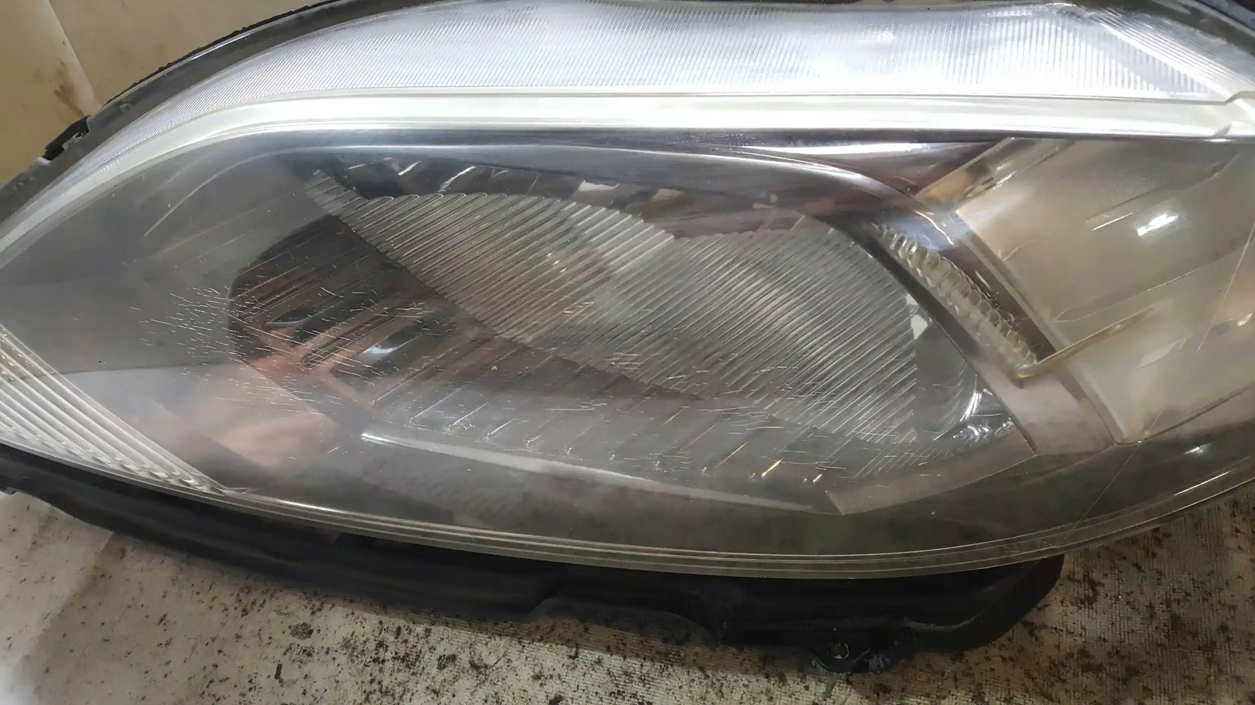 LAMPA LEWY PRZÓD PRZEDNIA HONDA FR-V LIFT 07-09