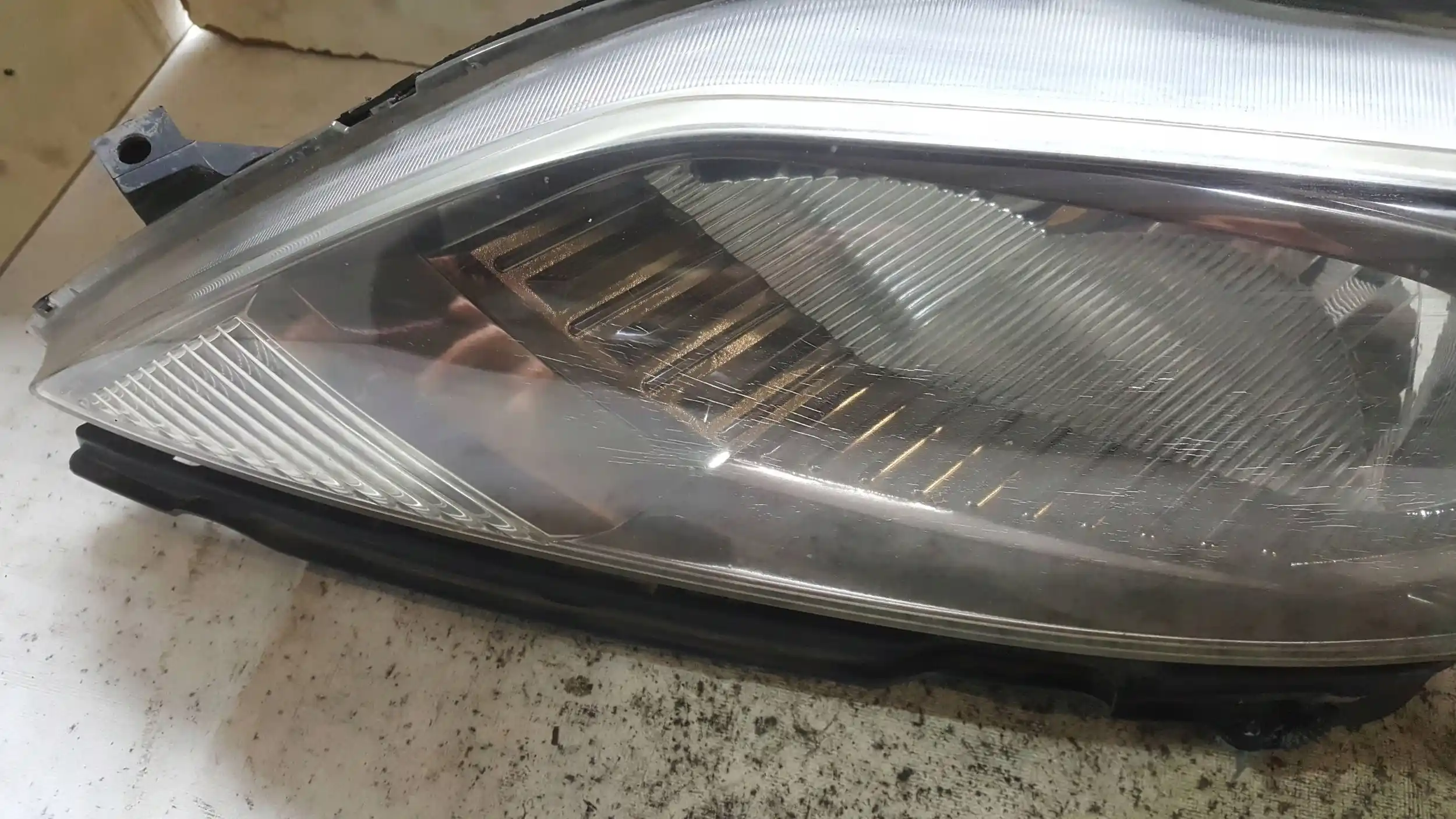 LAMPA LEWY PRZÓD PRZEDNIA HONDA FR-V LIFT 07-09
