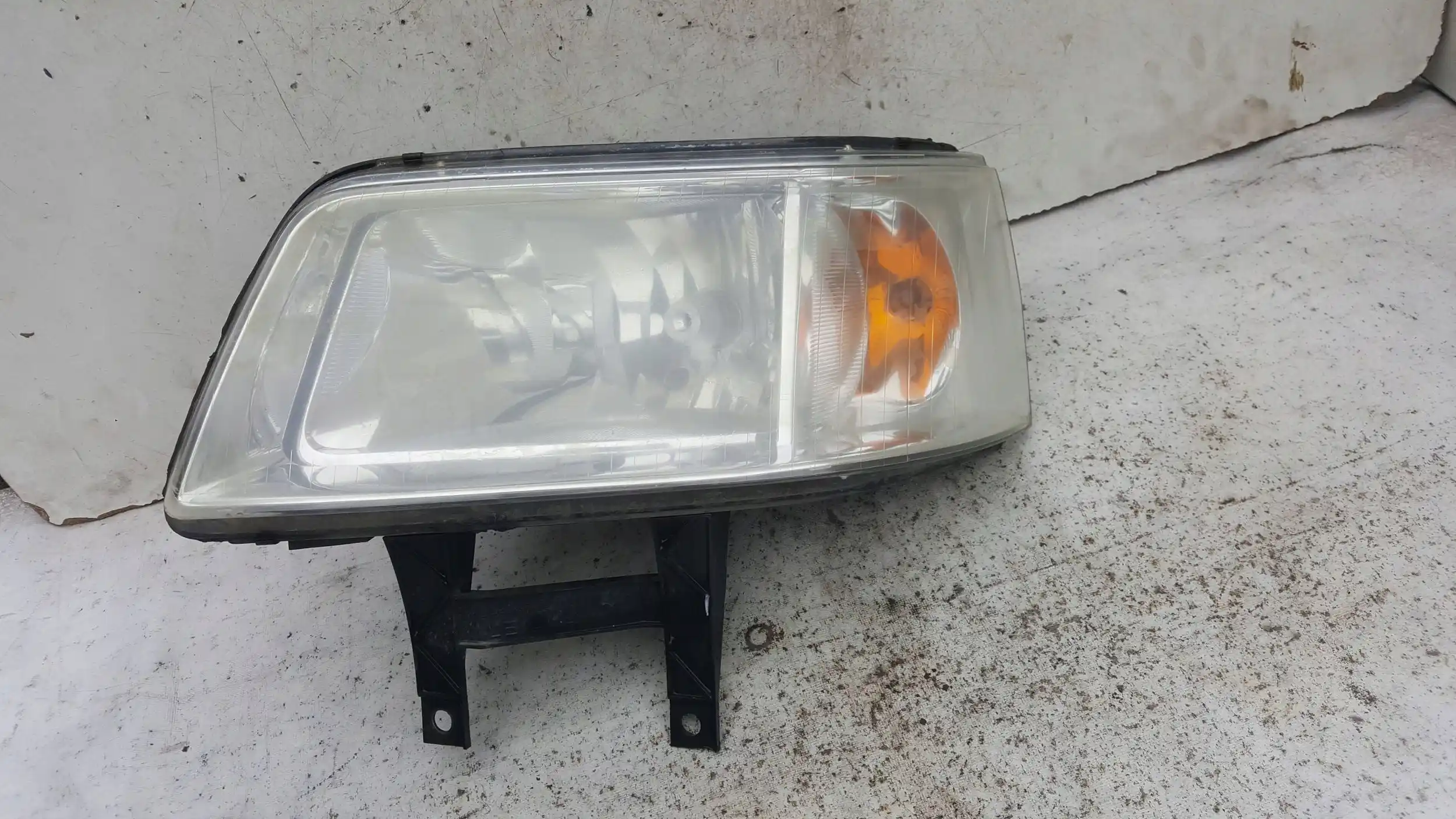 LAMPA LEWY PRZÓD PRZEDNIA 7H1941015N VW T5 03-09
