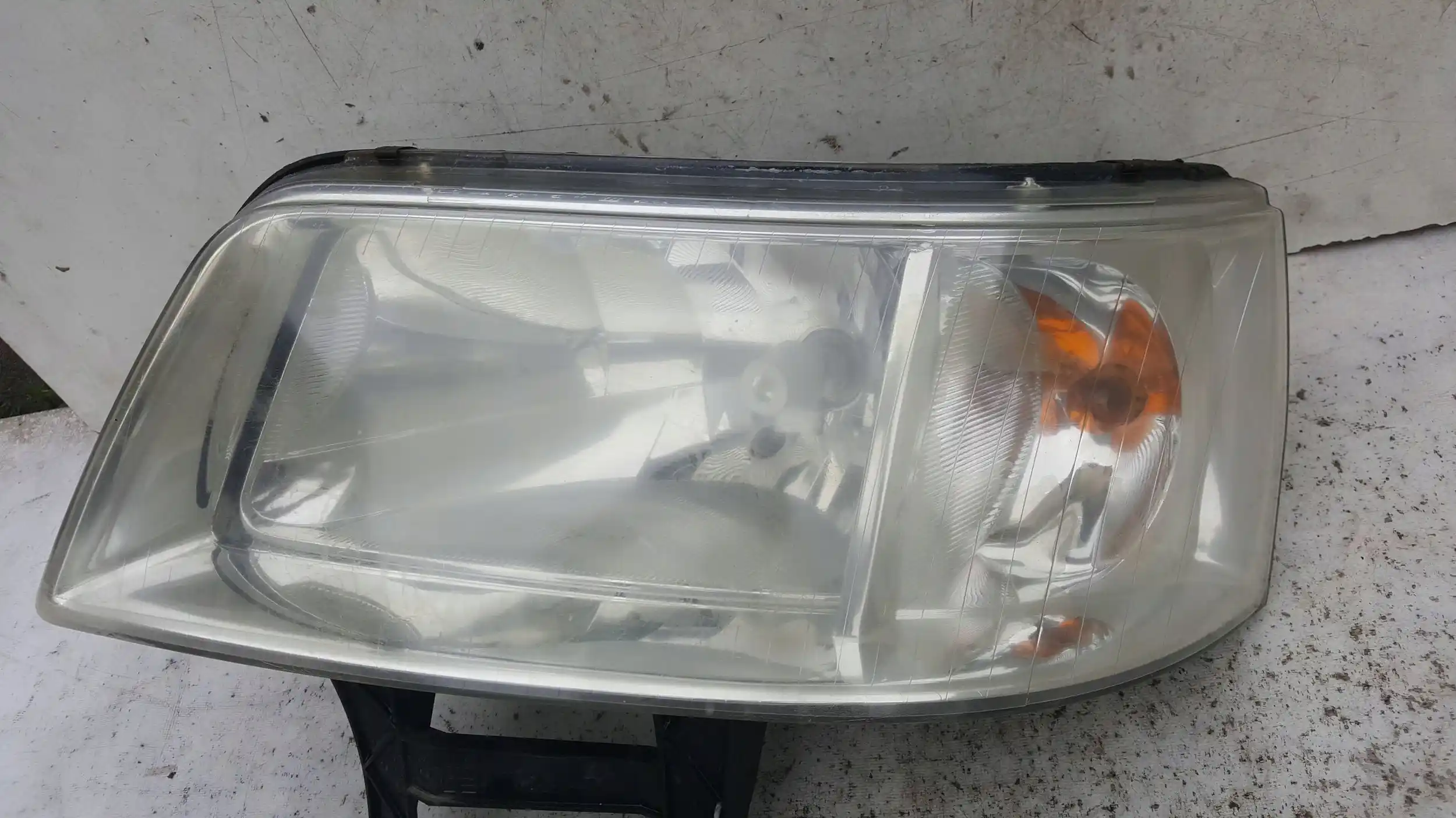 LAMPA LEWY PRZÓD PRZEDNIA 7H1941015N VW T5 03-09