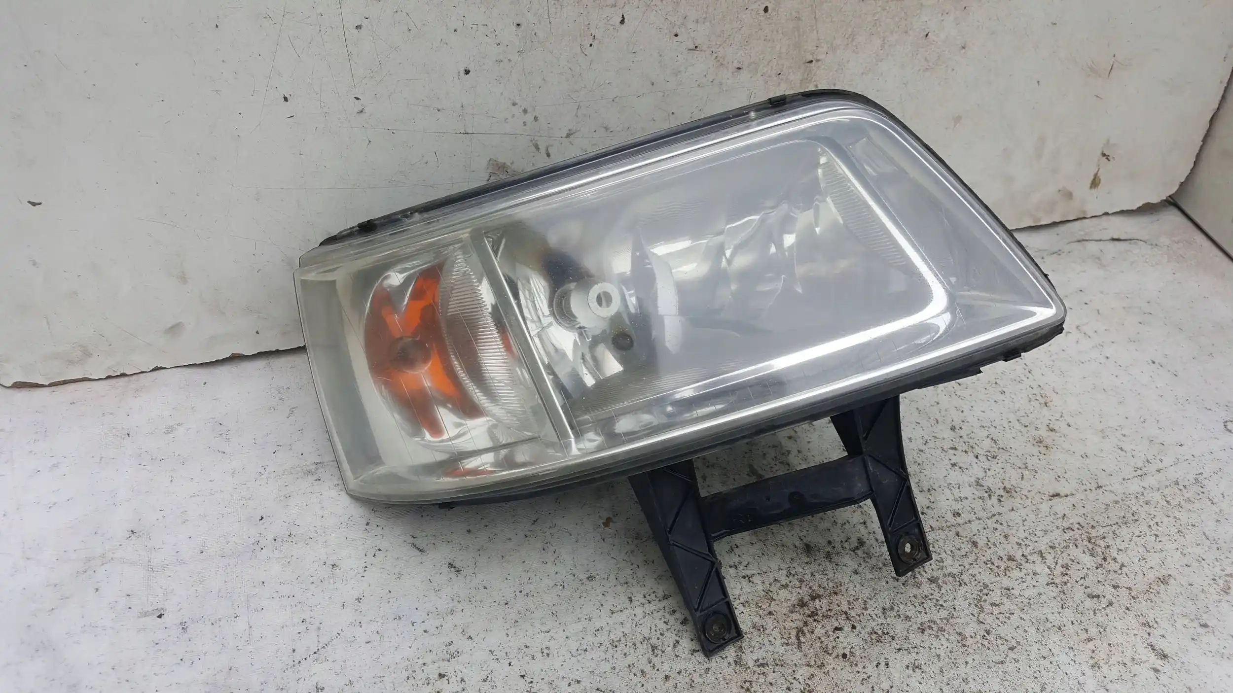 LAMPA PRAWY PRZÓD PRZEDNIA 7H1941016J VW T5 03-09