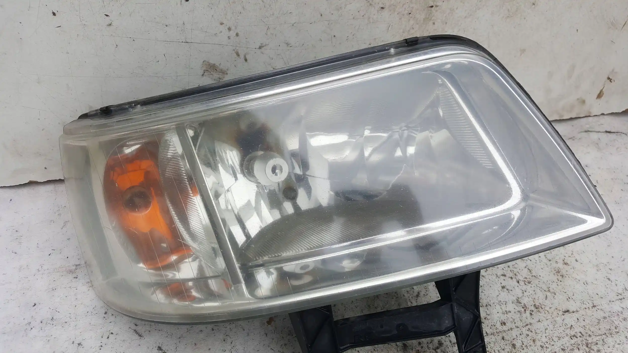 LAMPA PRAWY PRZÓD PRZEDNIA 7H1941016J VW T5 03-09