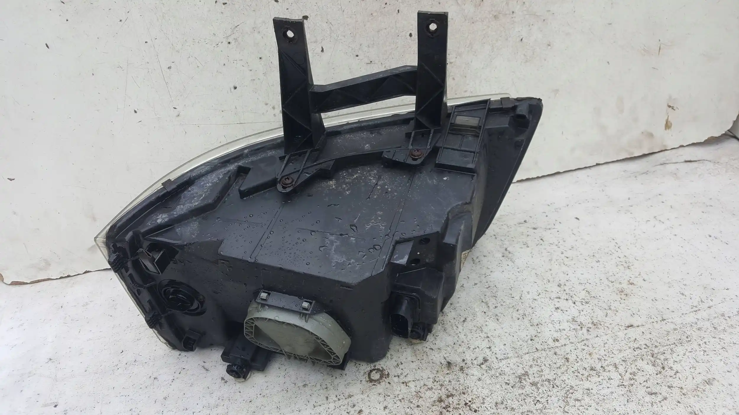 LAMPA PRAWY PRZÓD PRZEDNIA 7H1941016J VW T5 03-09