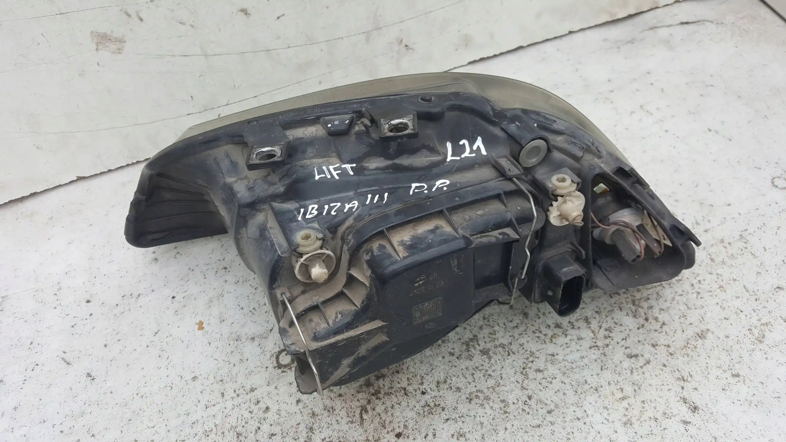 LAMPA PRAWY PRZÓD PRZEDNIA SEAT IBIZA III 6L1 CORDOBA II 6L2 LIFT 05-08