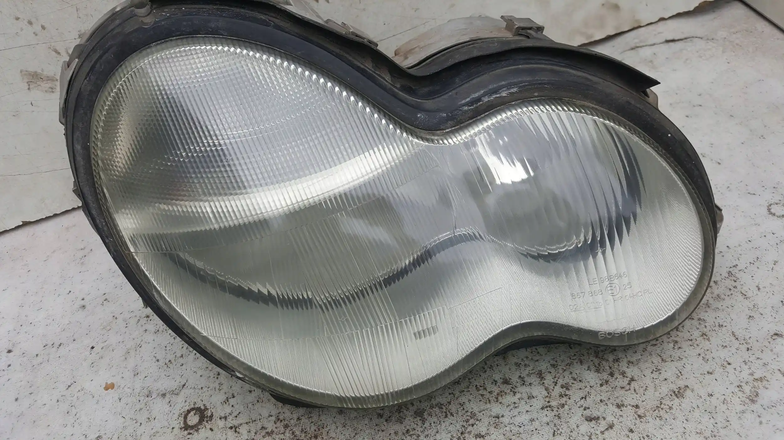 LAMPA PRAWY PRZÓD PRZEDNIA 0301166202 A2038200261 MERCEDES C-KLASA W203 00-