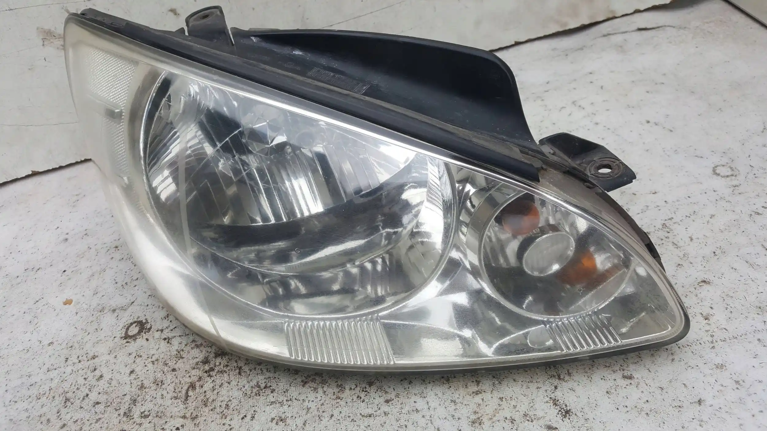 LAMPA PRAWY PRZÓD PRZEDNIA HYUNDAI GETZ LIFT 05-11