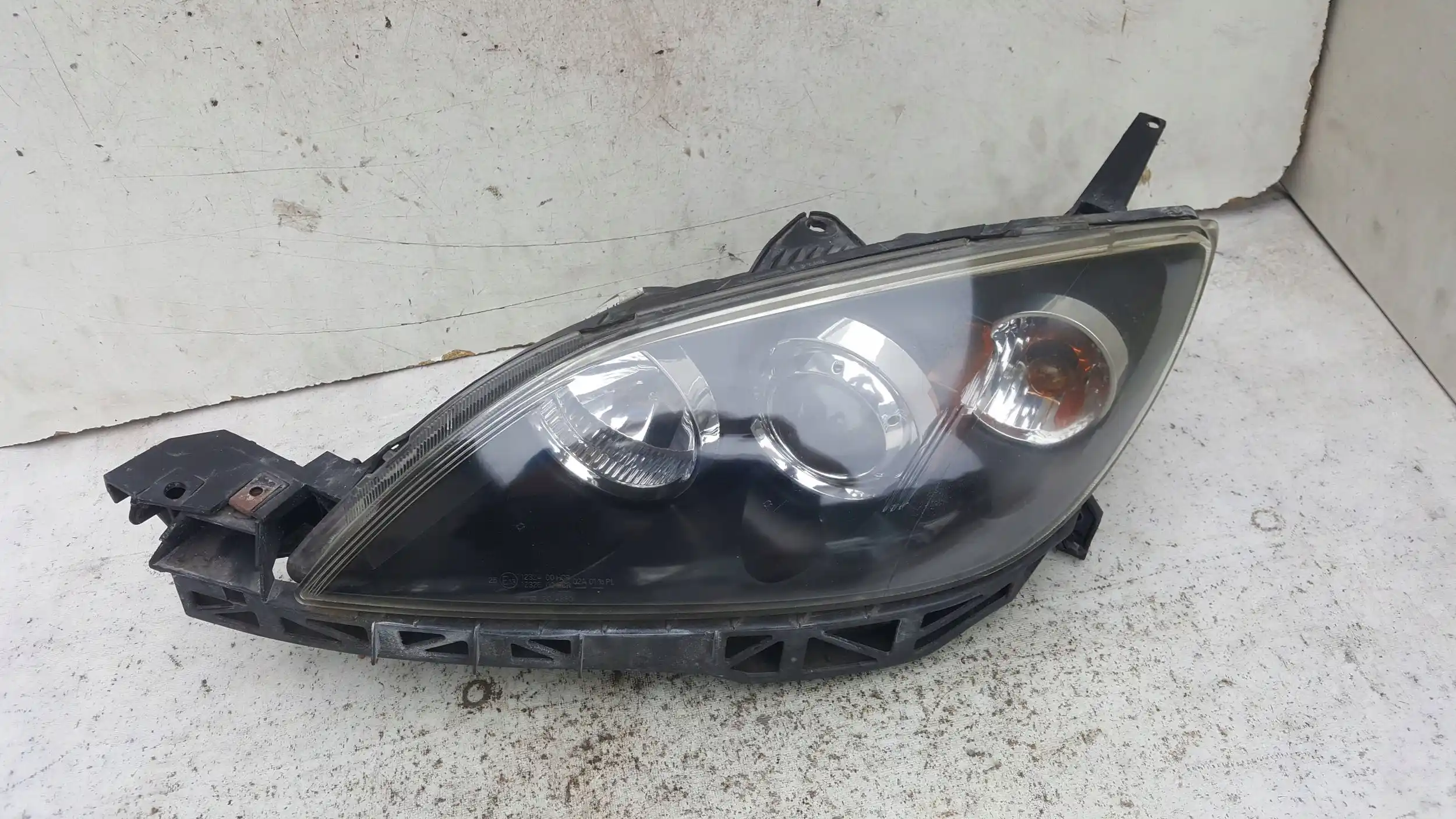 LAMPA LEWY PRZÓD PRZEDNIA TYC MAZDA 3 BK HB 03-